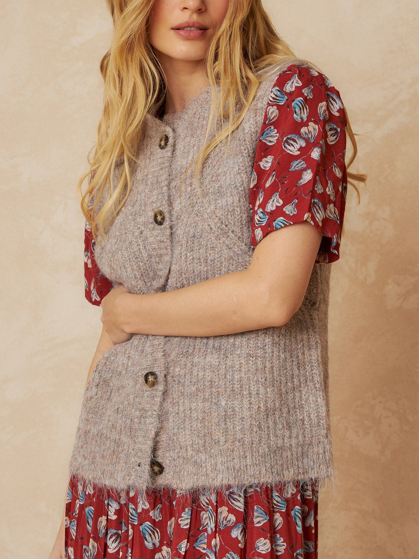 COMBED KNIT VEST