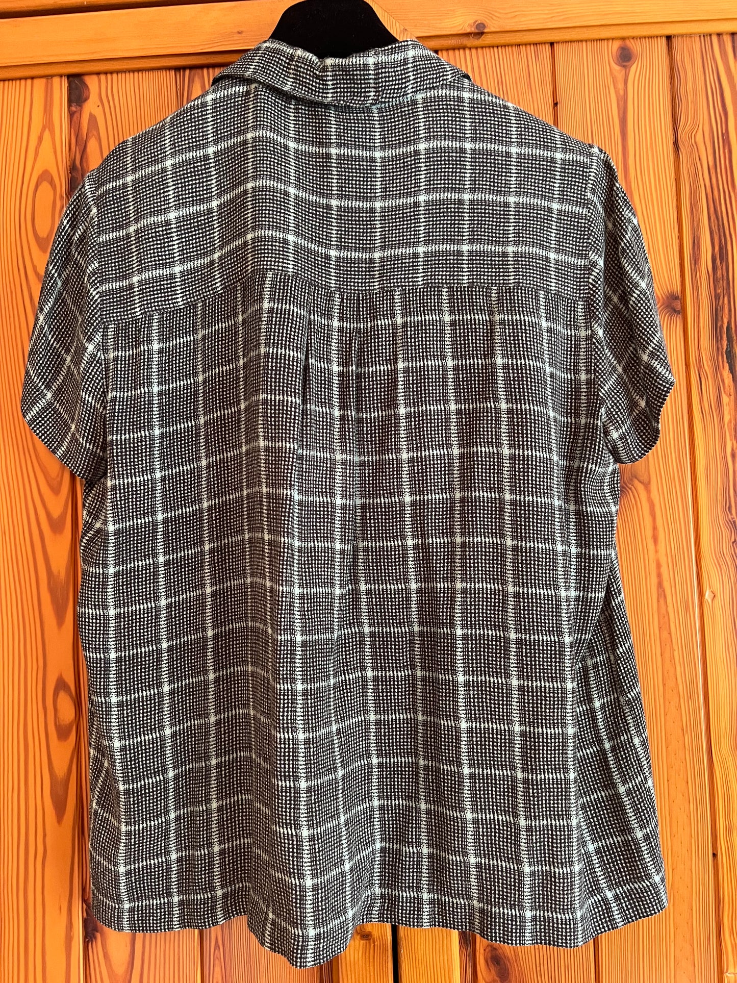 Checkered shirt with pockets