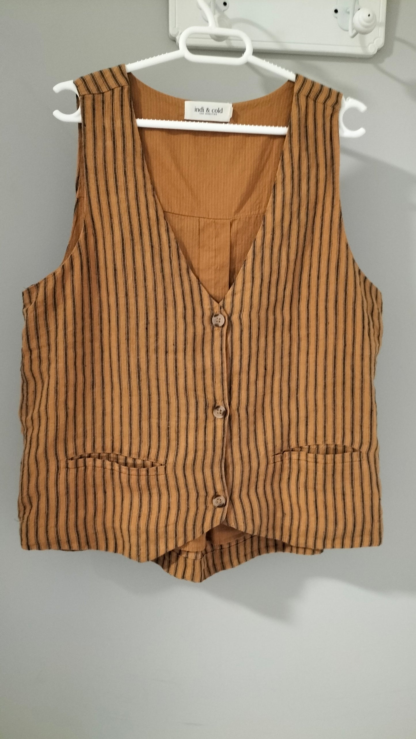 STRIPED LINEN VEST