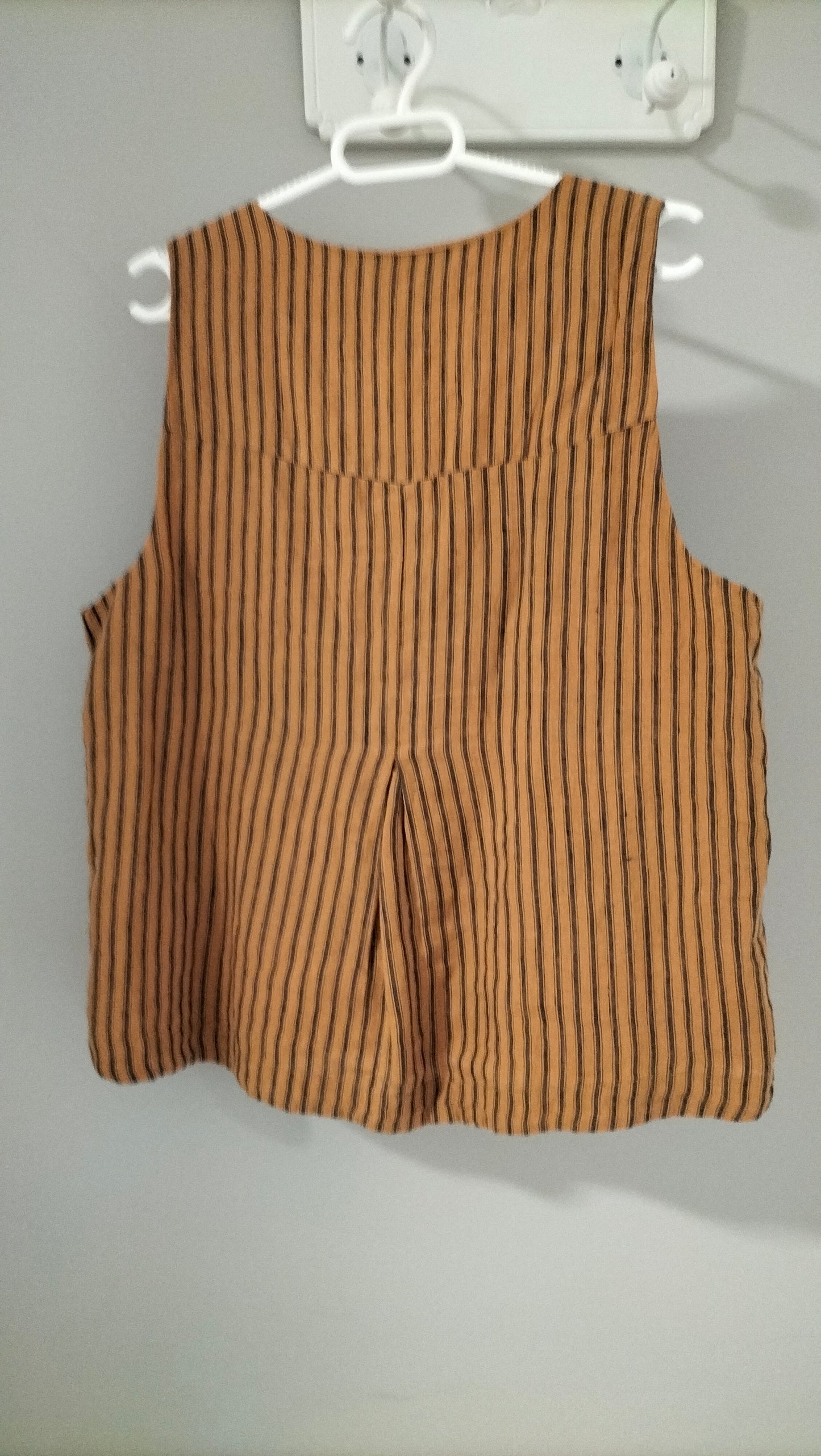 STRIPED LINEN VEST