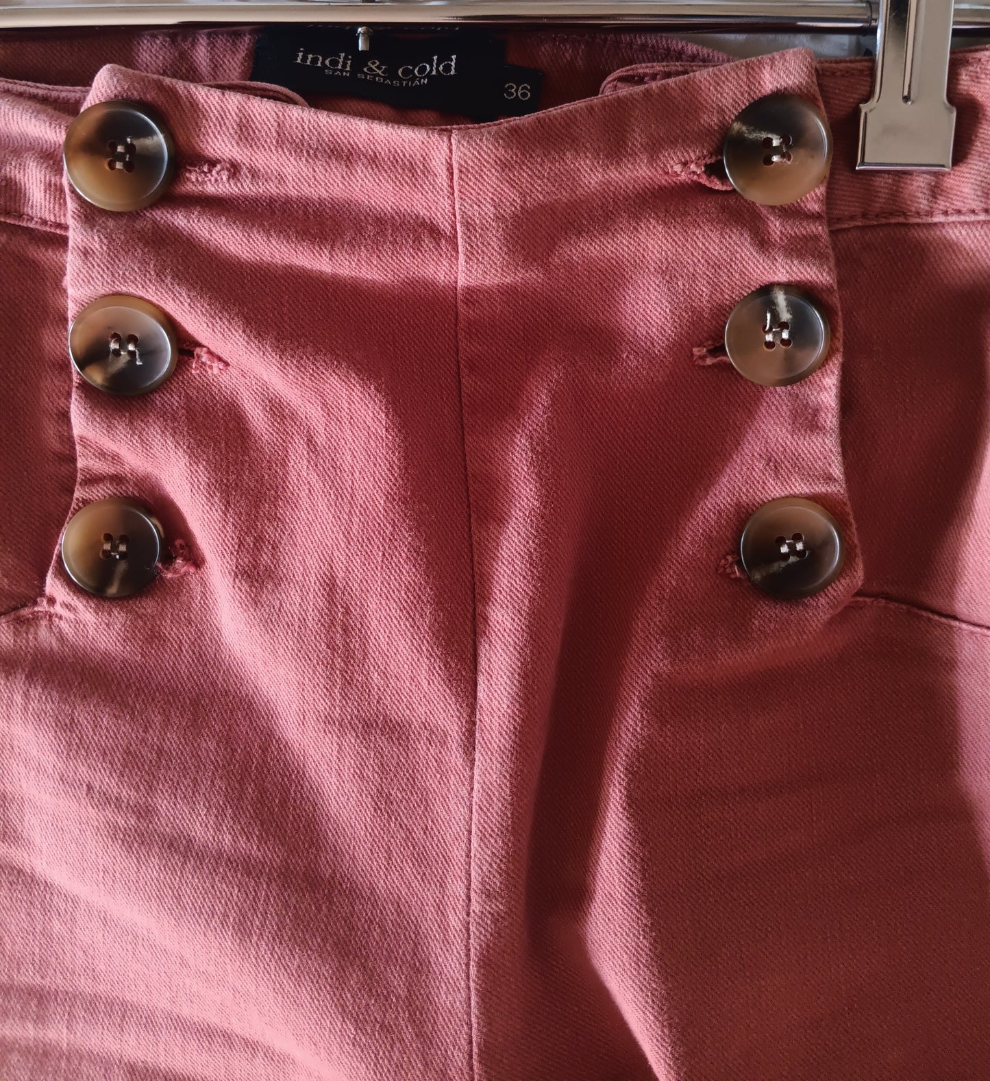 Pantalón color caldera