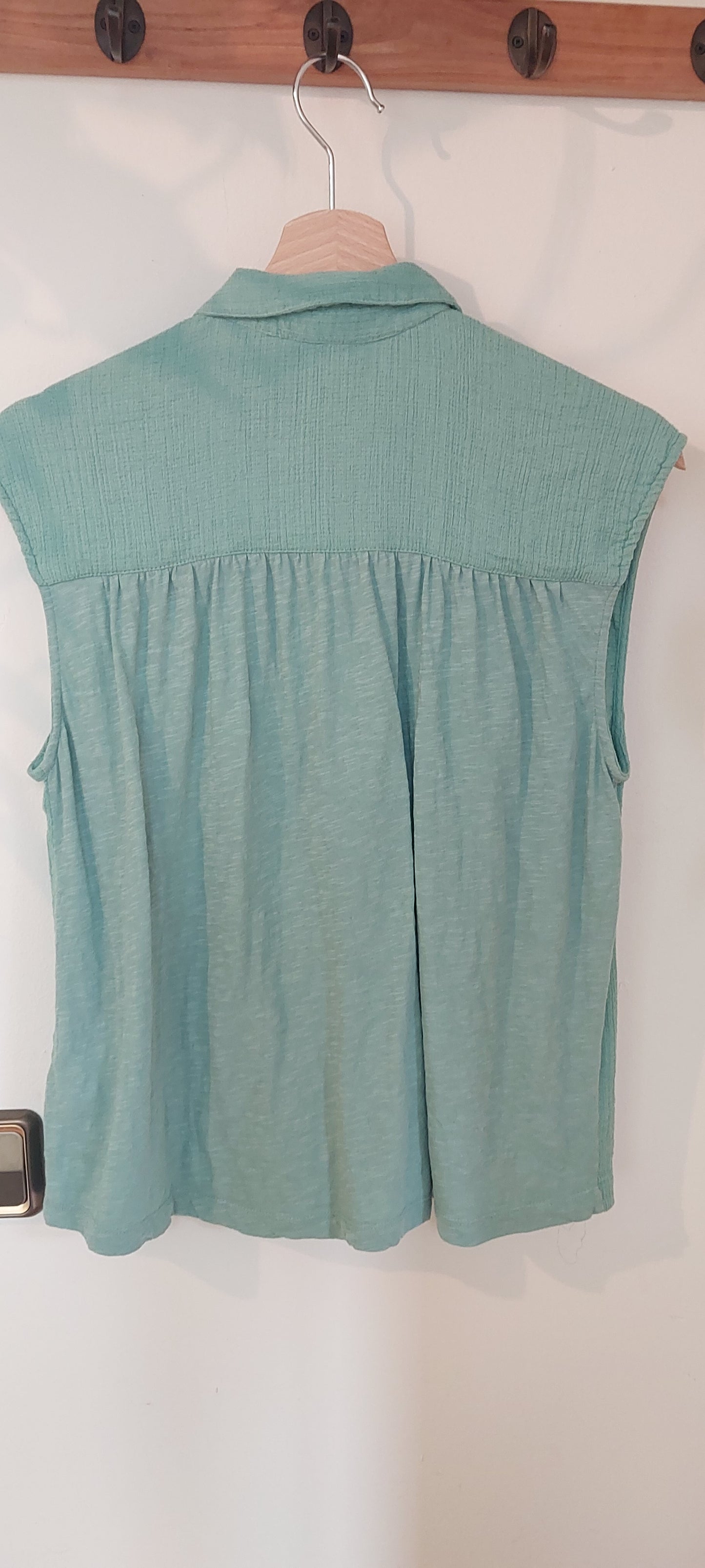 Camisa azul sin mamgas