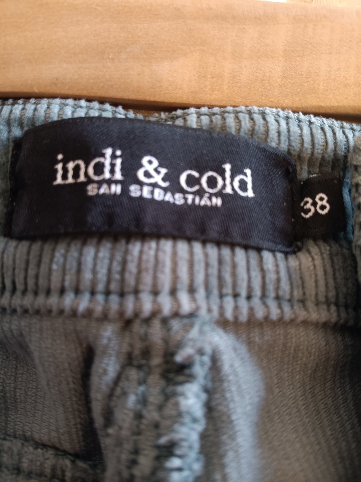 PANTALON GINA EN VELOURS CÔTELÉ