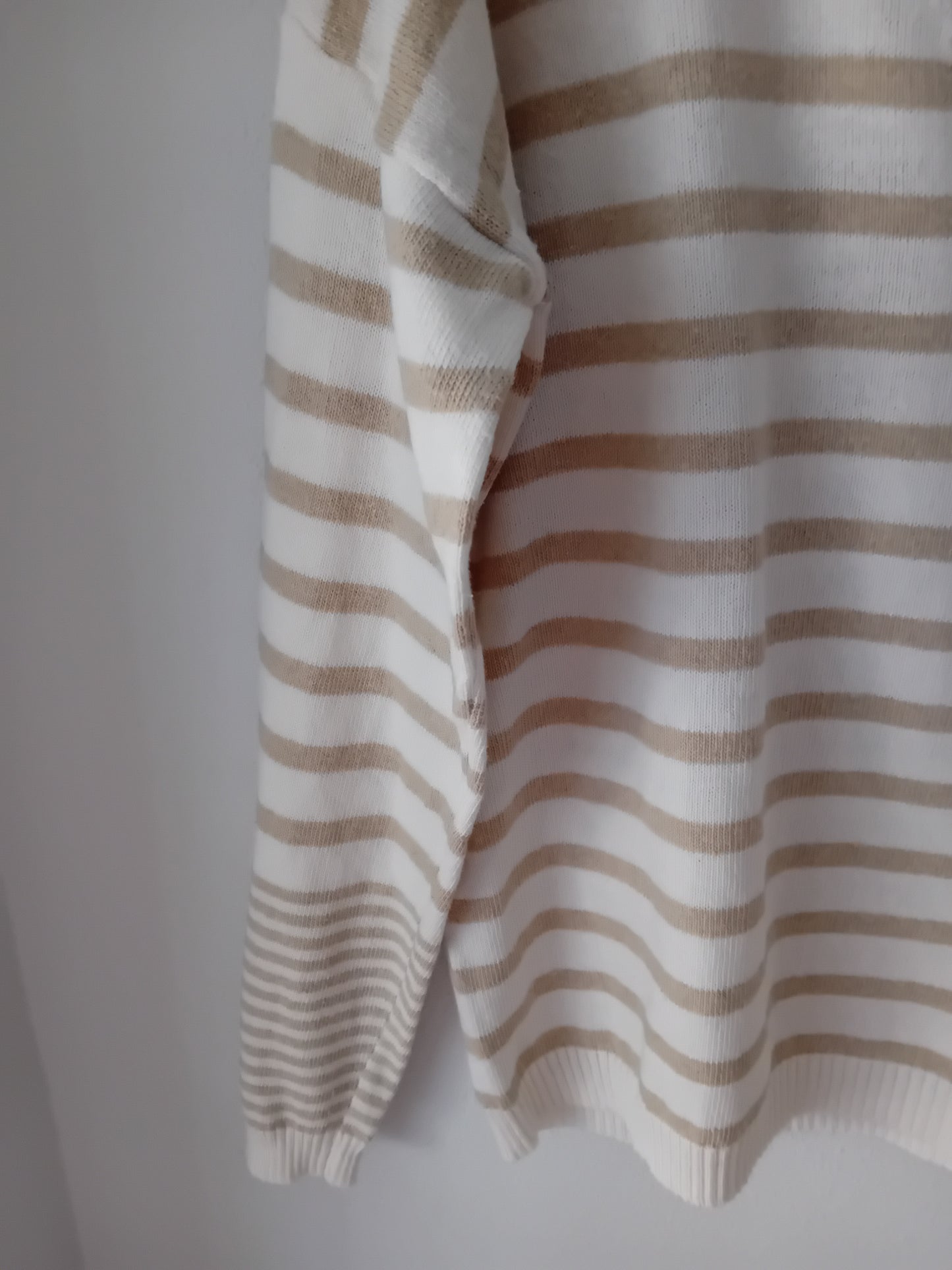 Jersey à col en V rayé