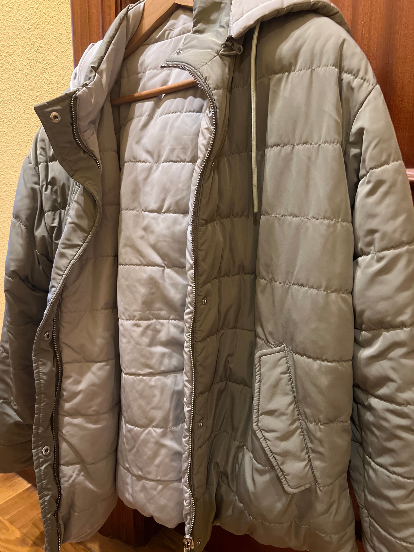 Beige puffer jacket