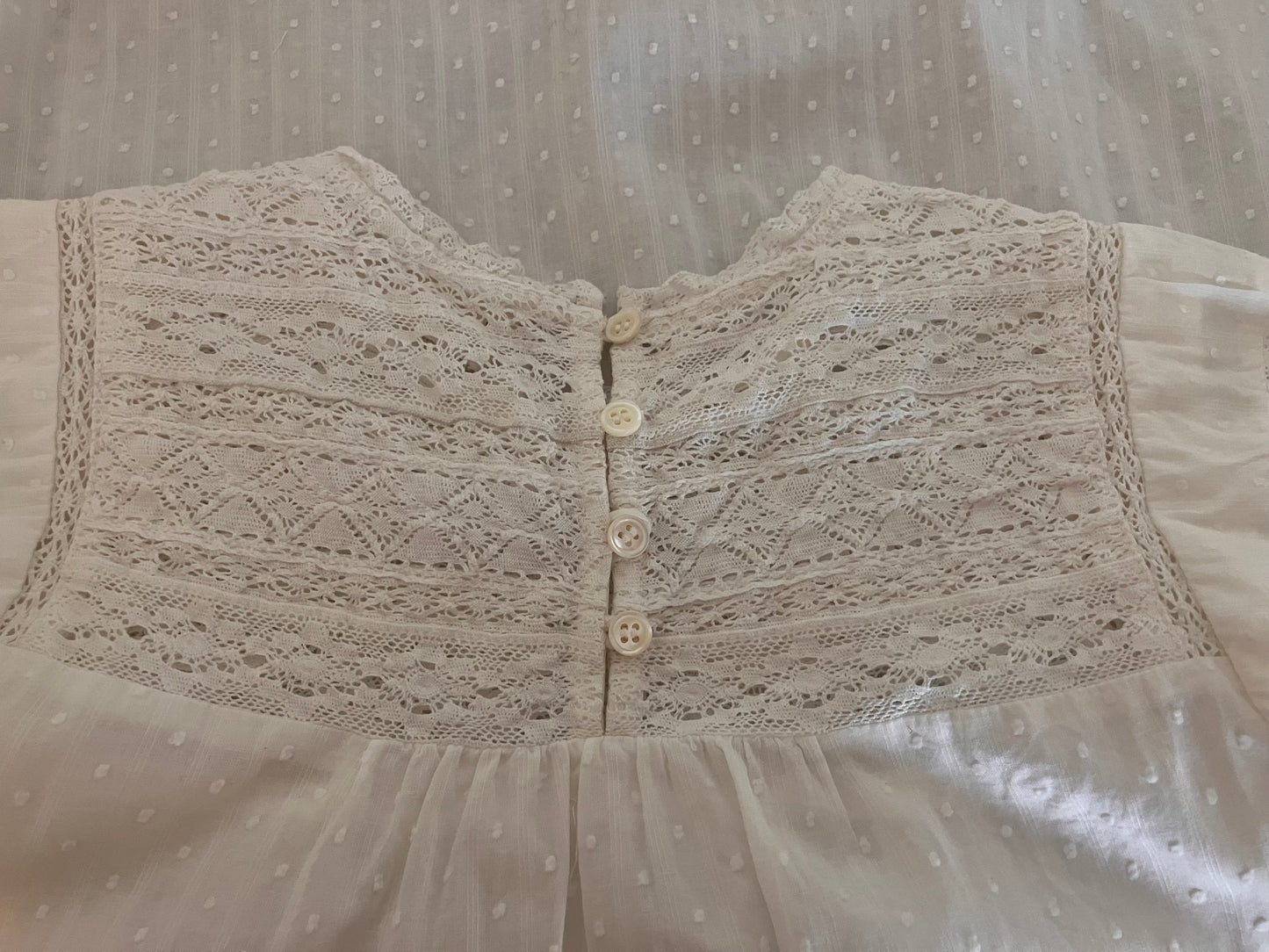 Blouse plumetis broderies romantique