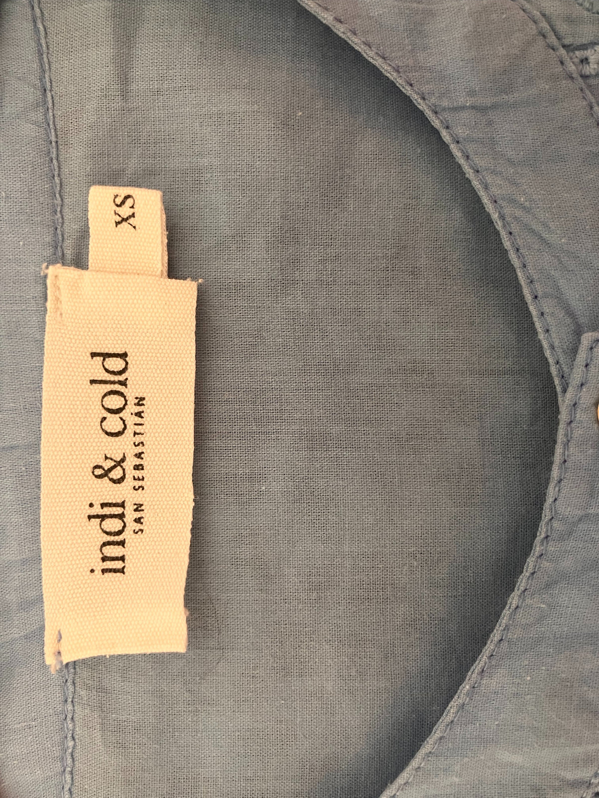 Chemise bleue ajourée