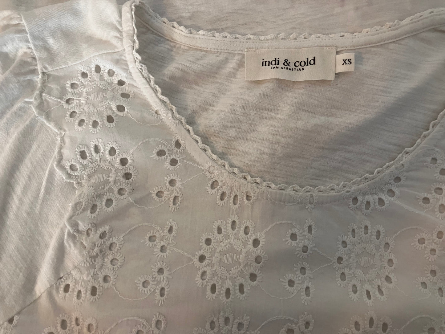Camiseta manga corta troquelados