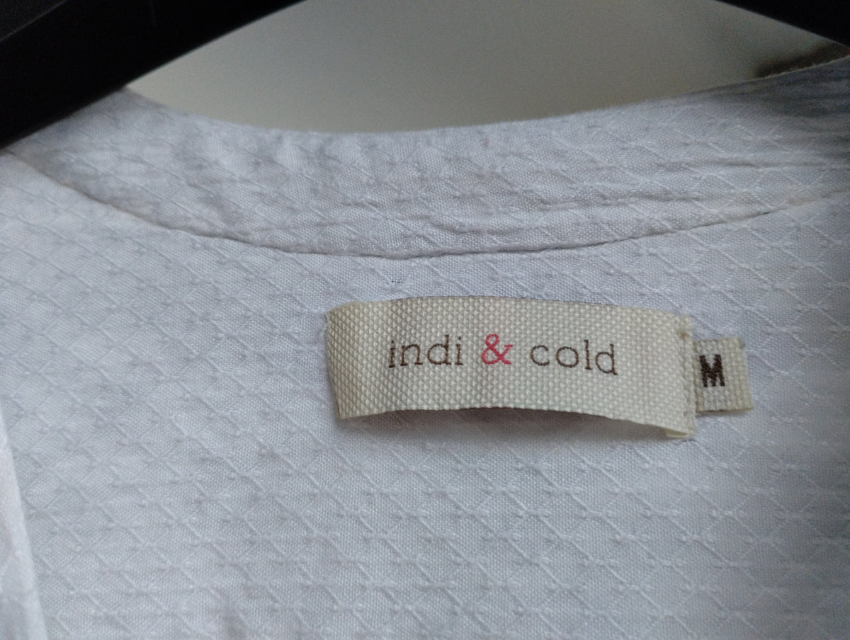 Camisa blanca étnica