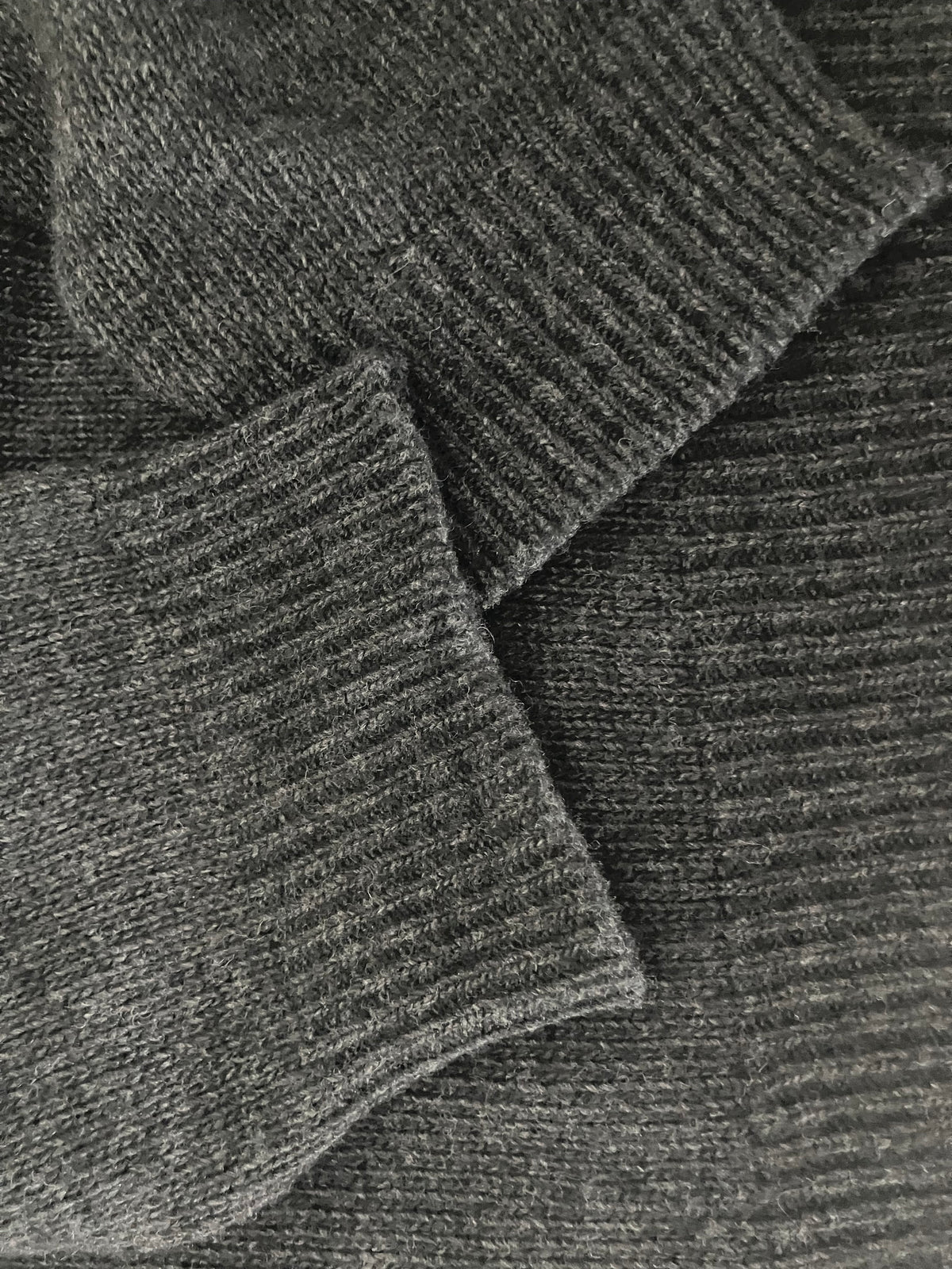 Pull en maille sport à capuche gris foncé
