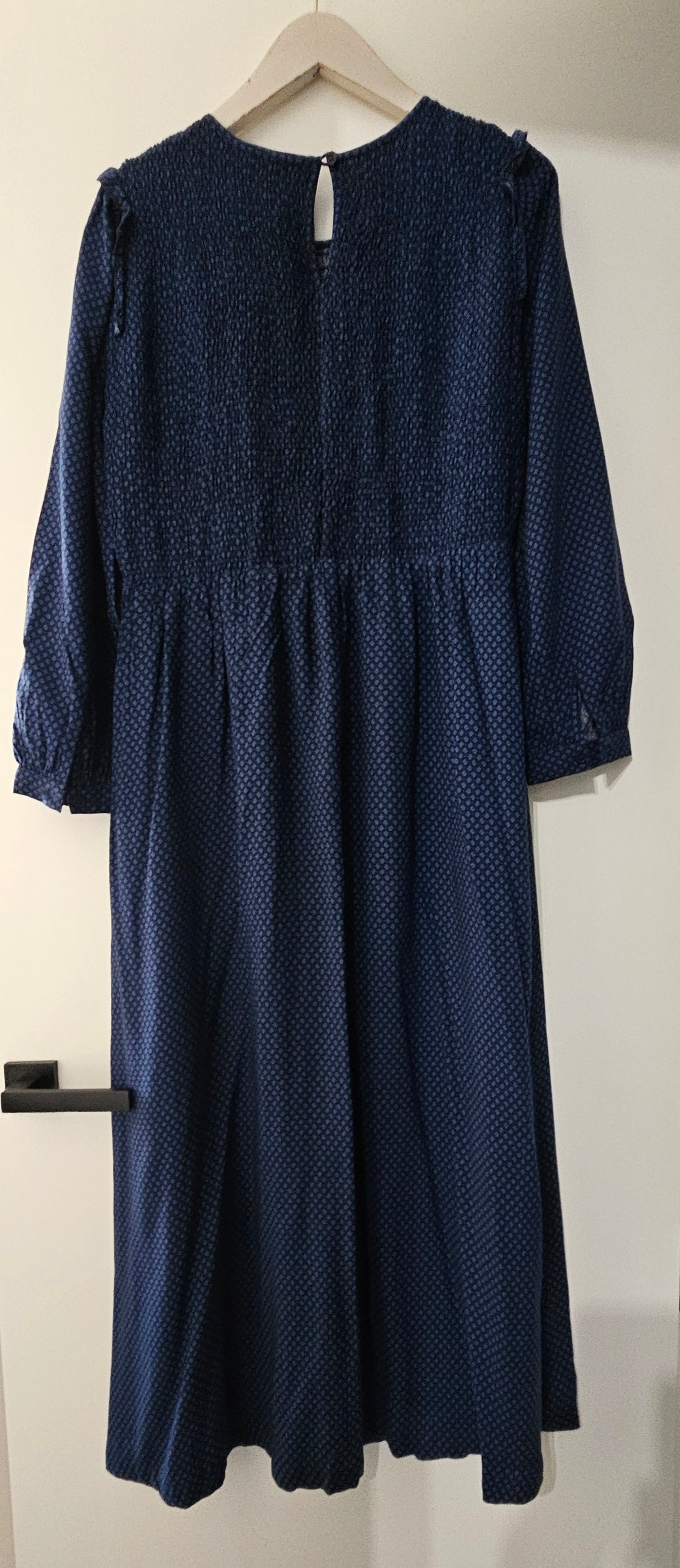 Mini-robe marine à fleurs