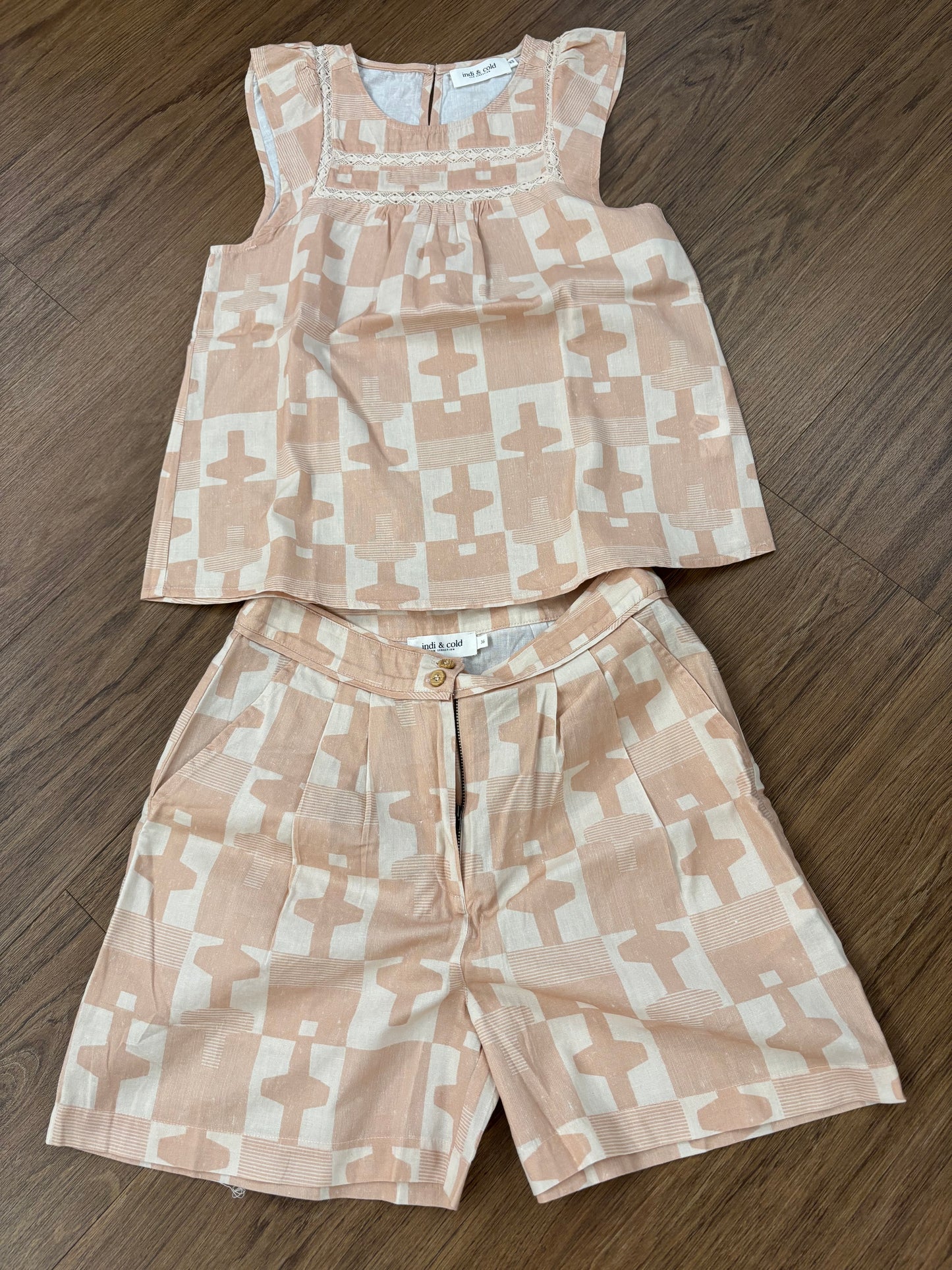 TWO-TONE ETHNIC SET
