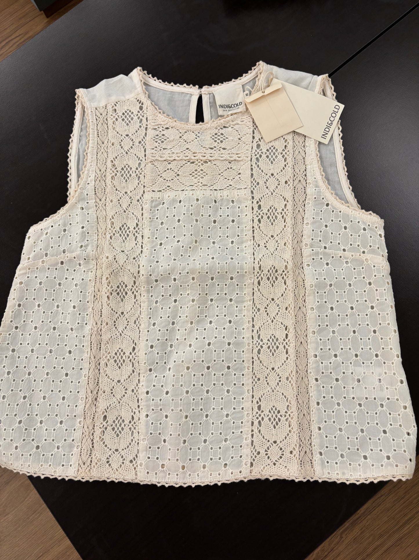 BLUSA BORDADO SUIZO