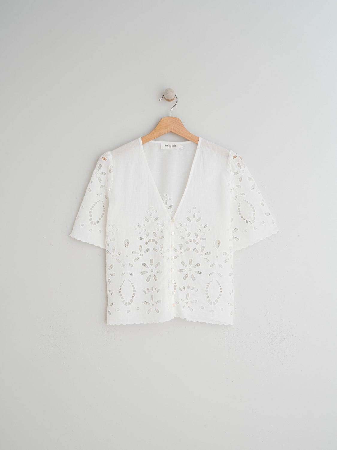 SHIRT WITH EMBROIDERED DETAILS