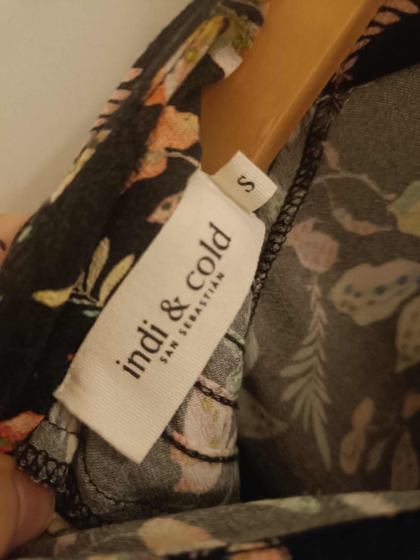 Black leaves shirt
