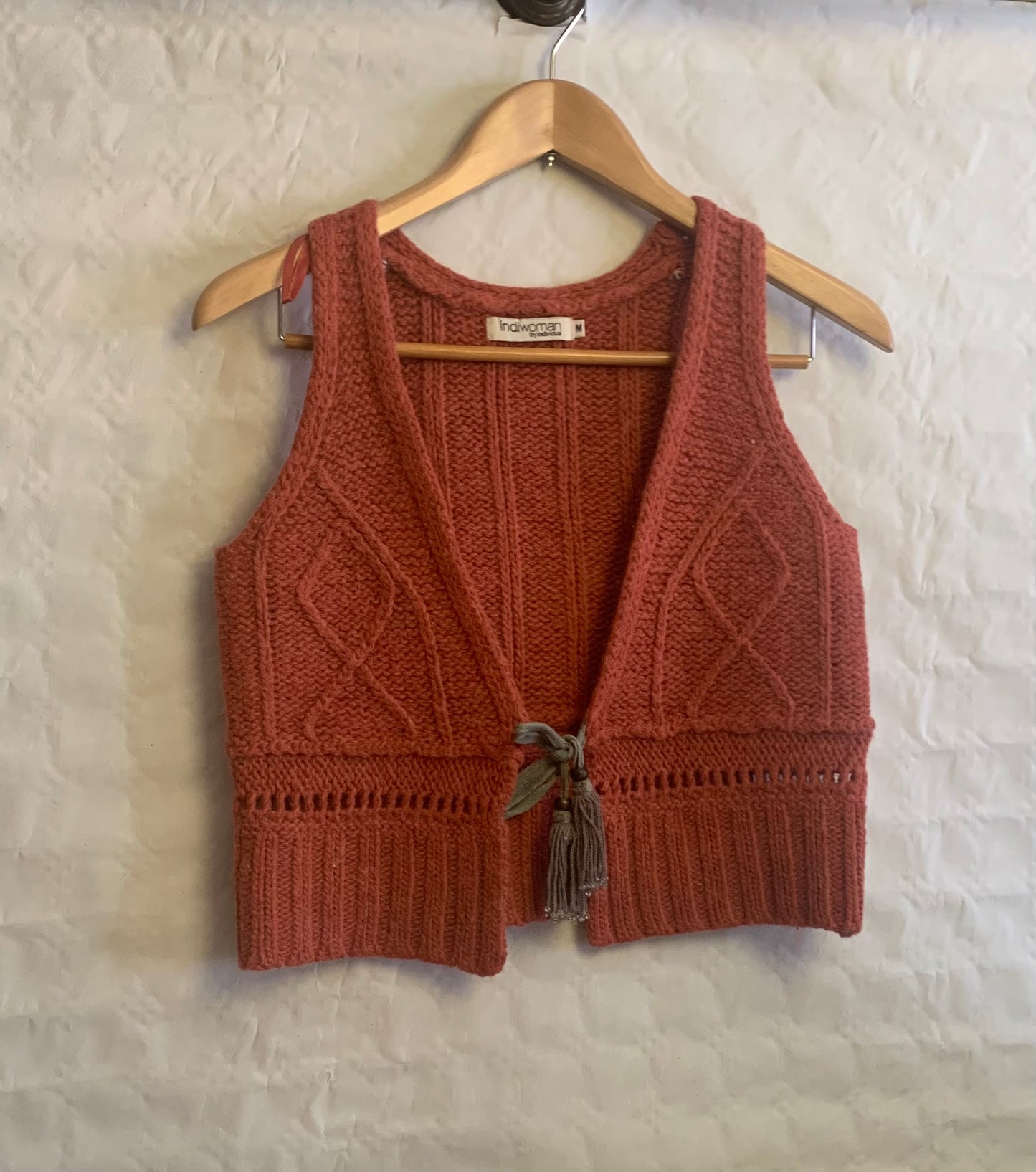 Gilet tricoté en terre cuite