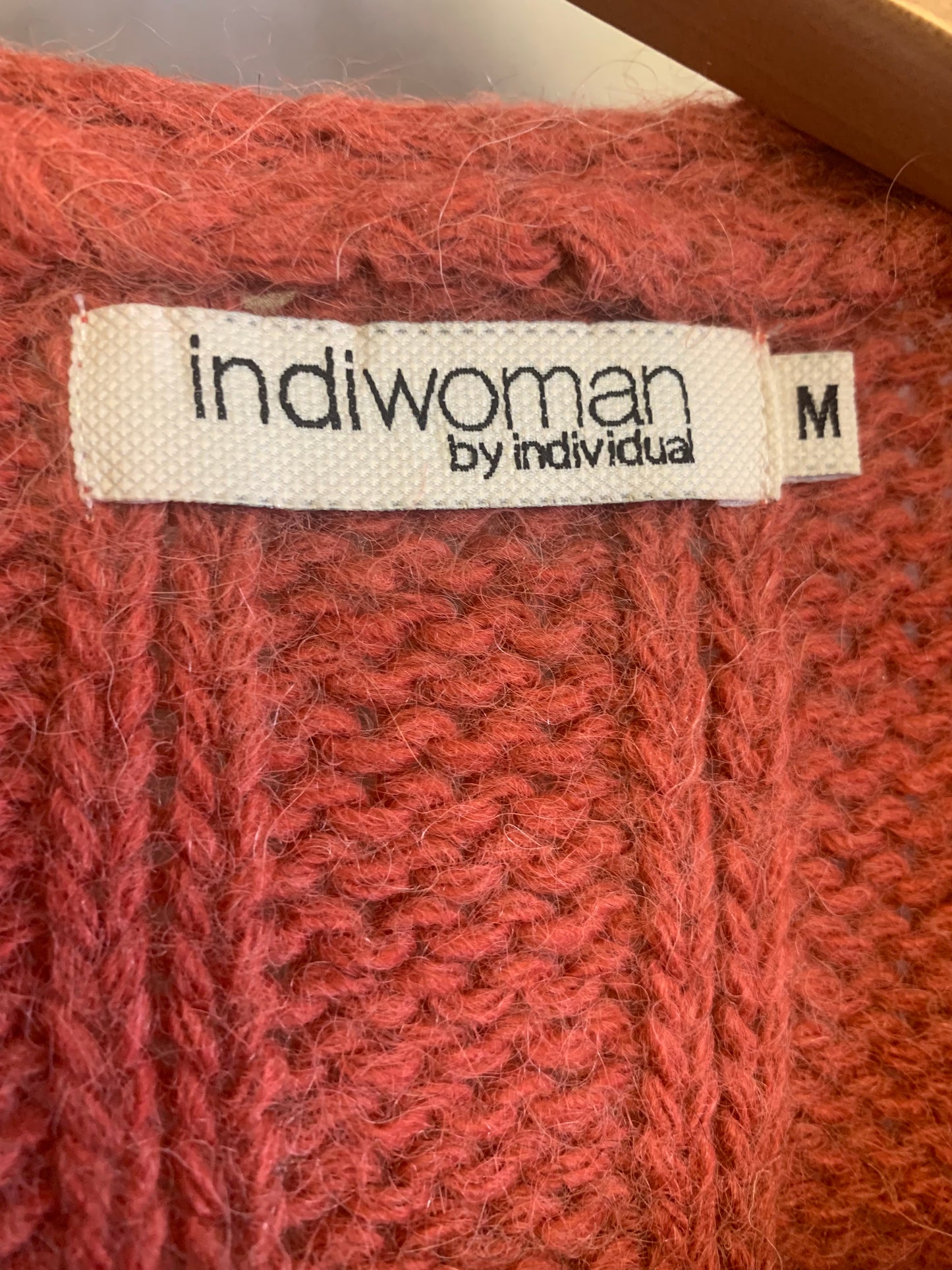 Gilet tricoté en terre cuite