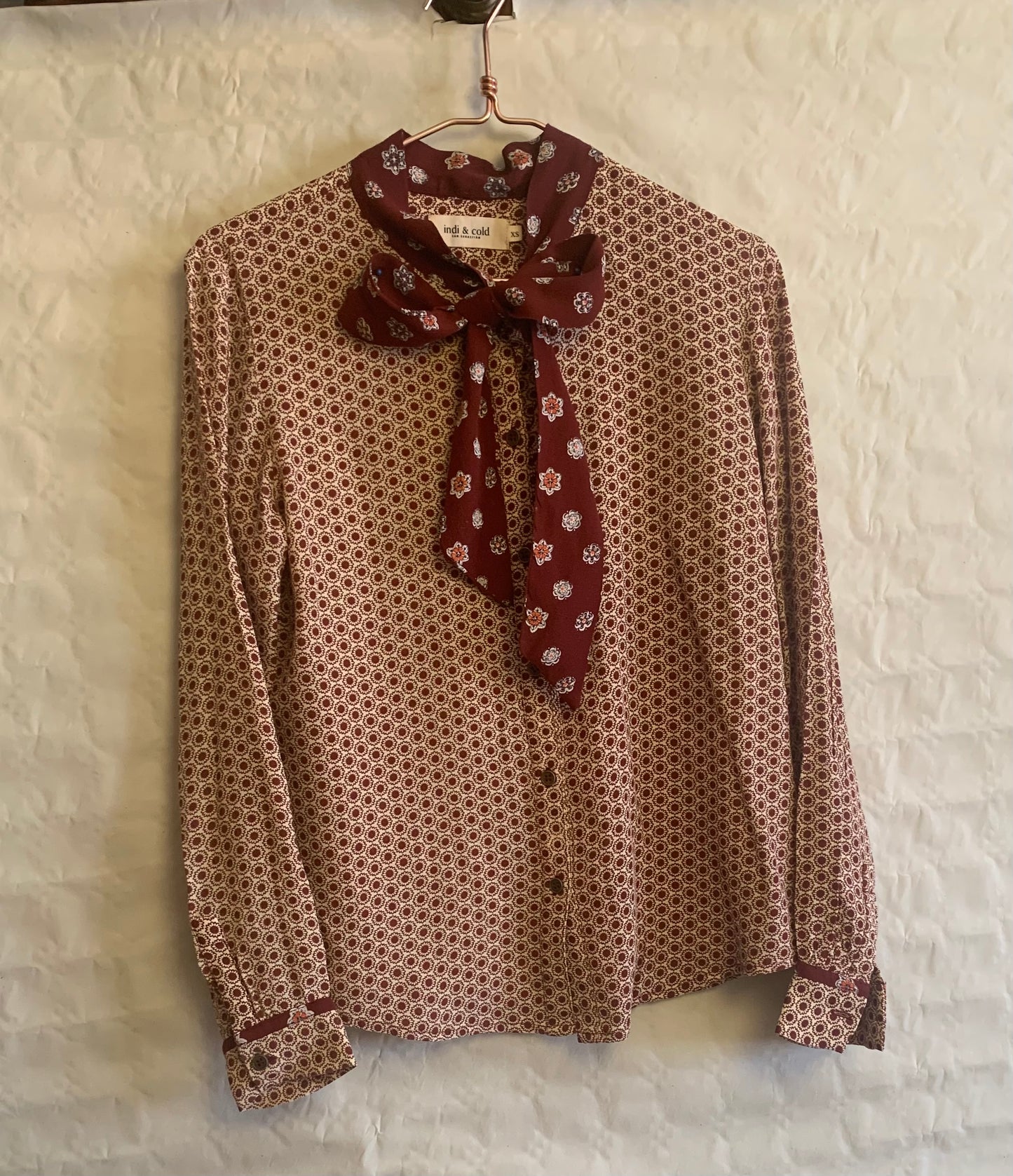 Chemise imprimée avec nœud marron