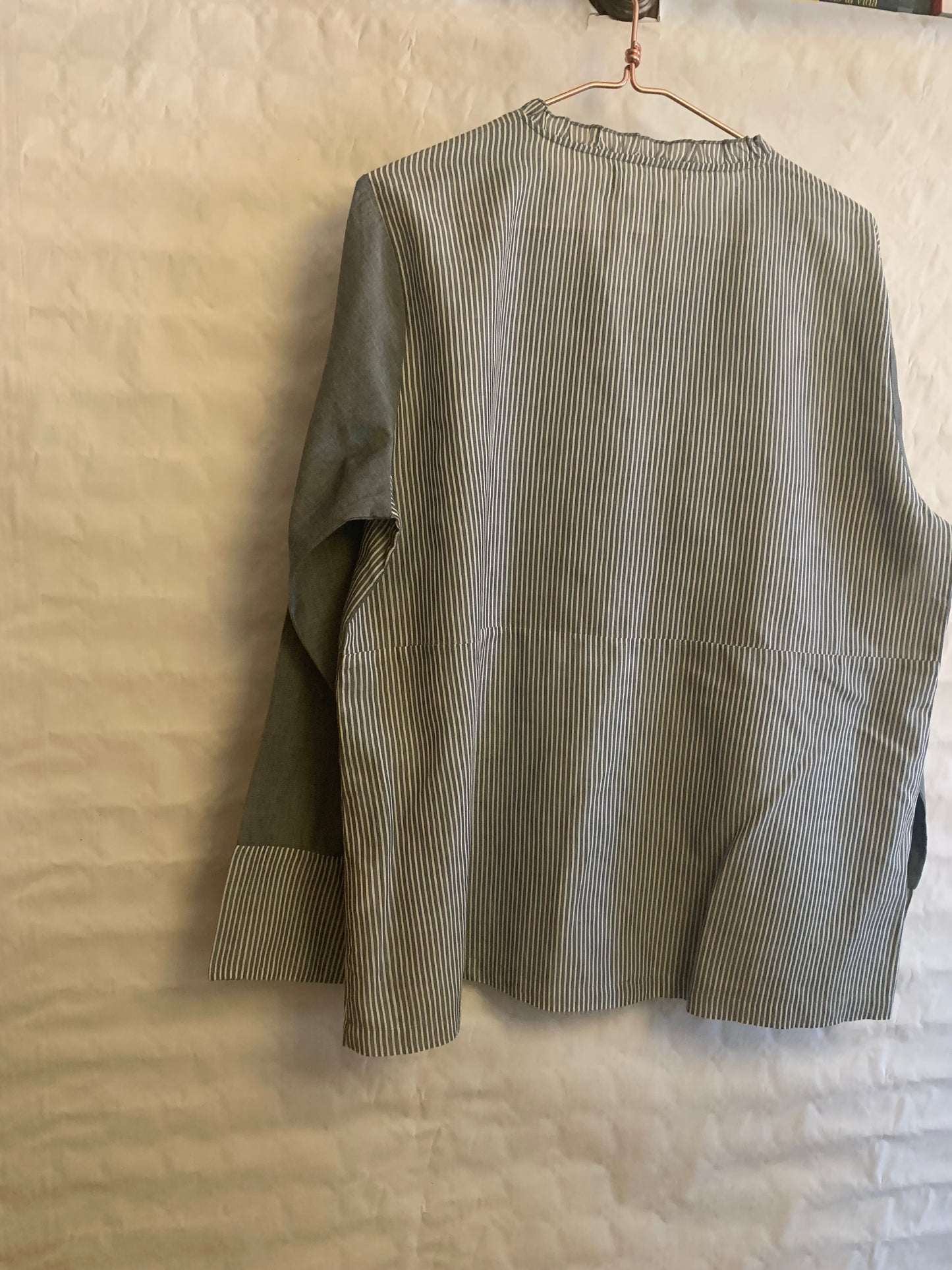 Chemisier gris bicolore à manches longues