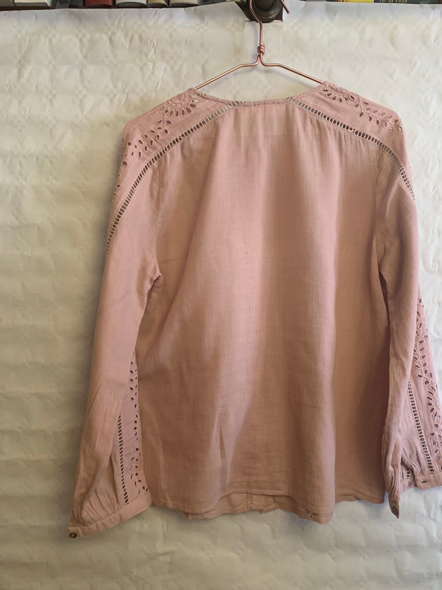 Chemise à manches longues brodée mauve/rose