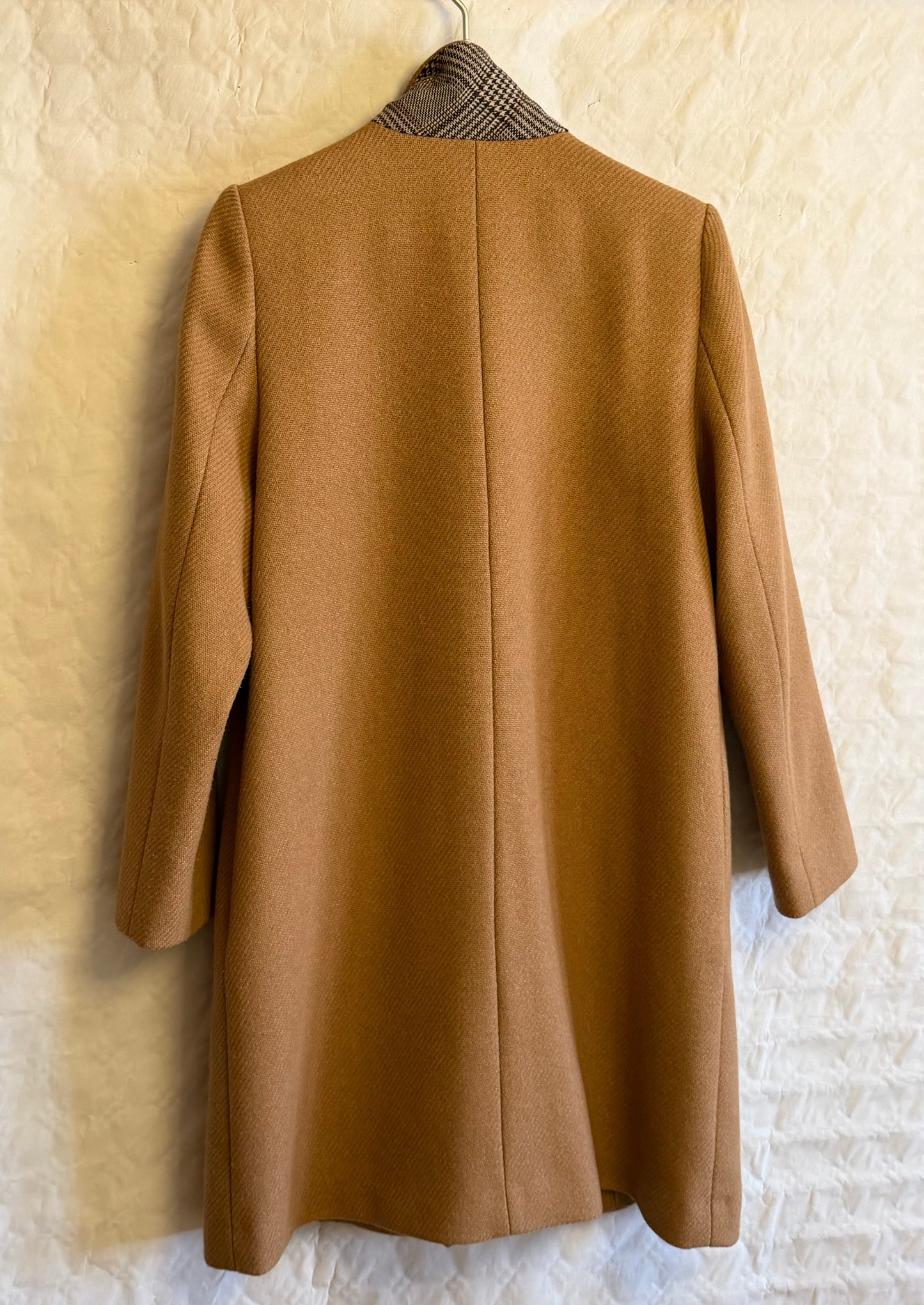 Abrigo camel tipo smokin
