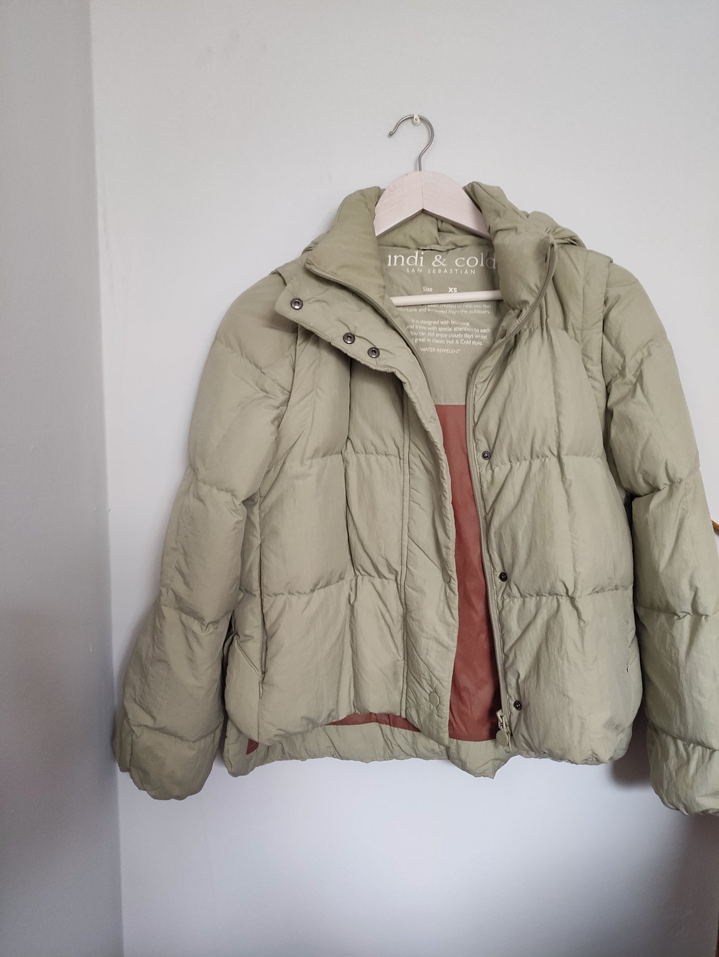 SHORT CONVERTIBLE DOWN JACKET