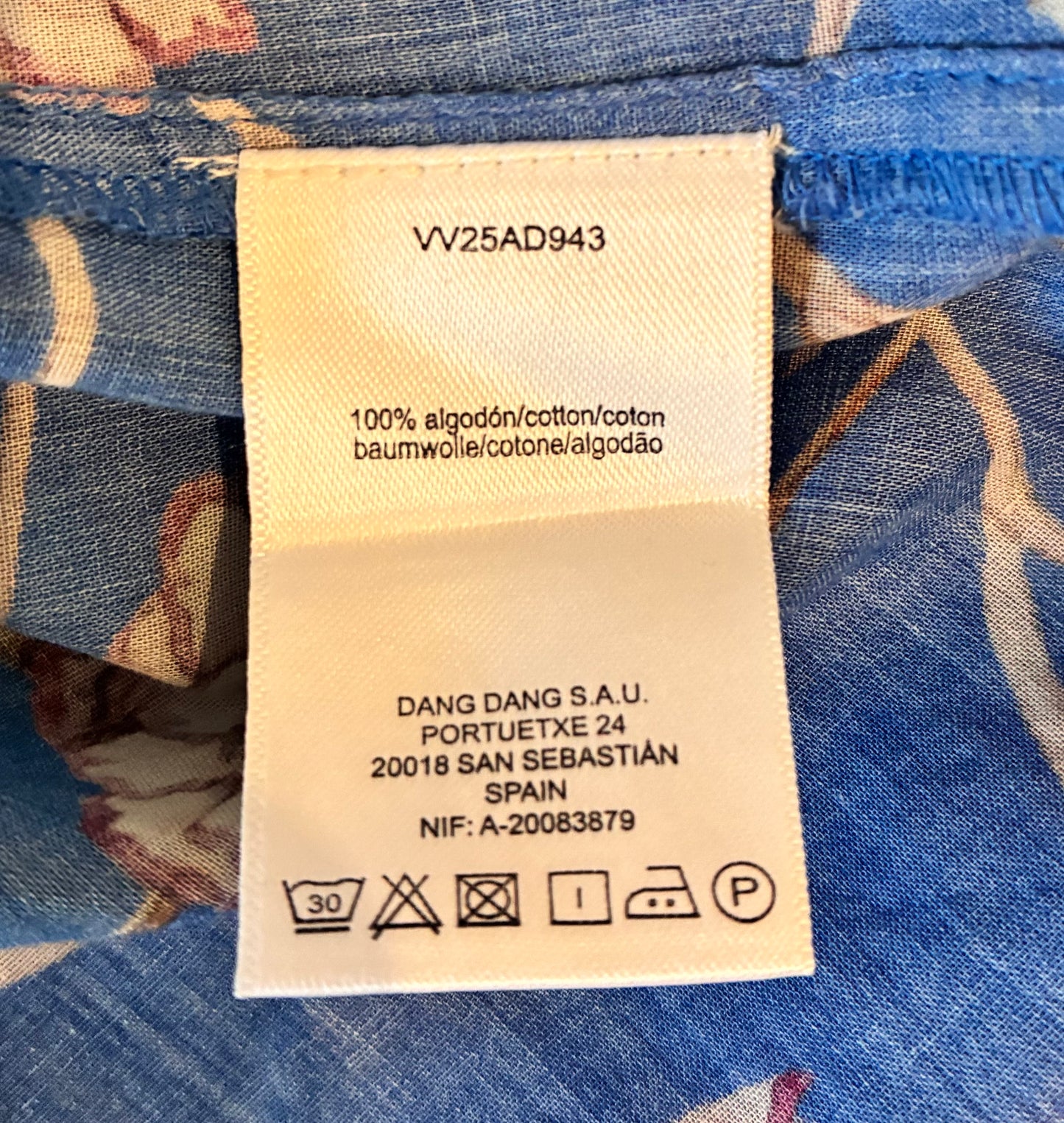 Blusa con estampado floral azul klein