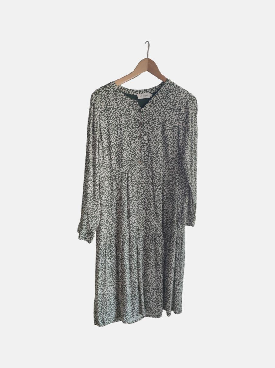 Robe verte et beige