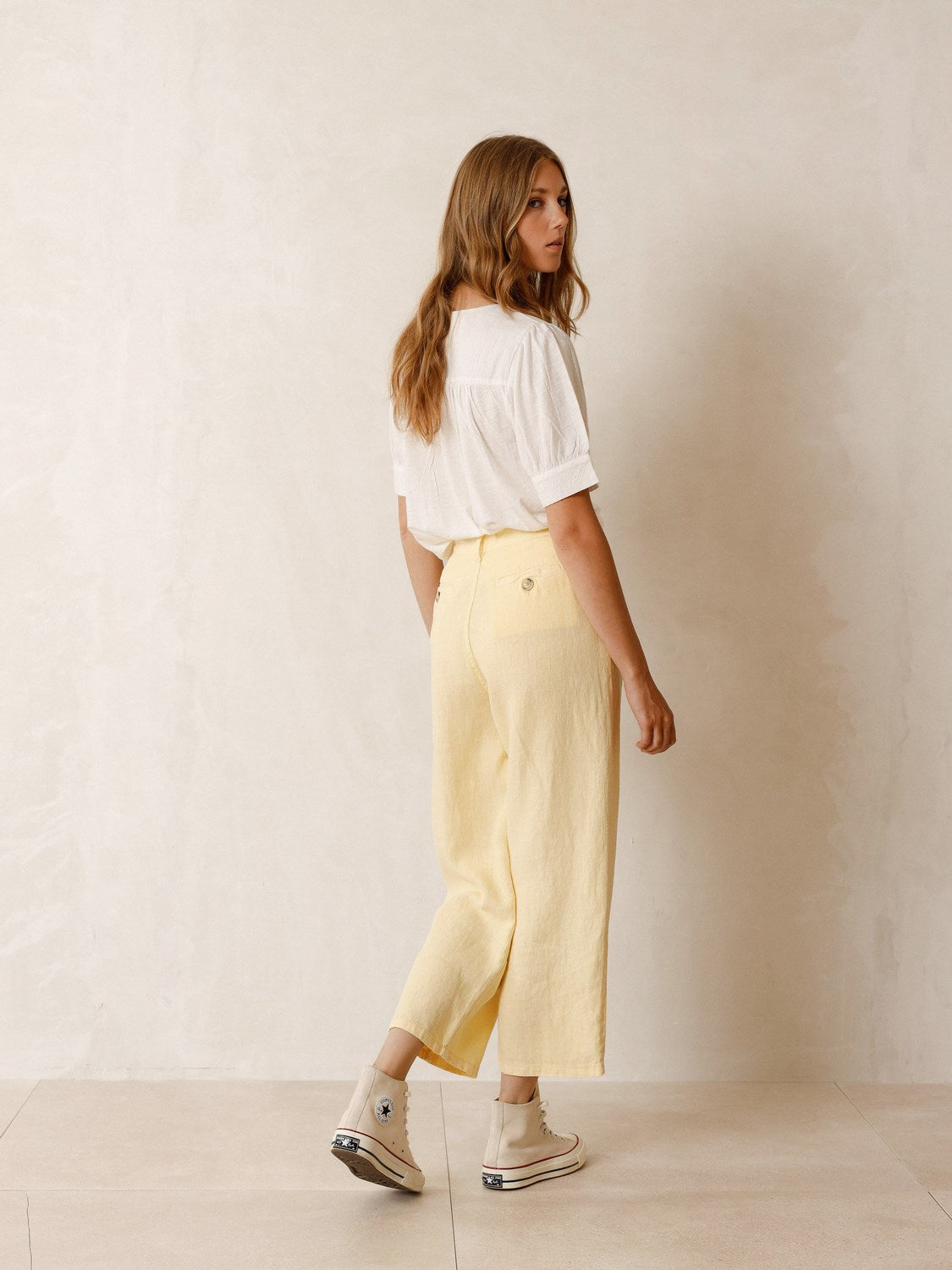 PANTALÓN CROP LINO