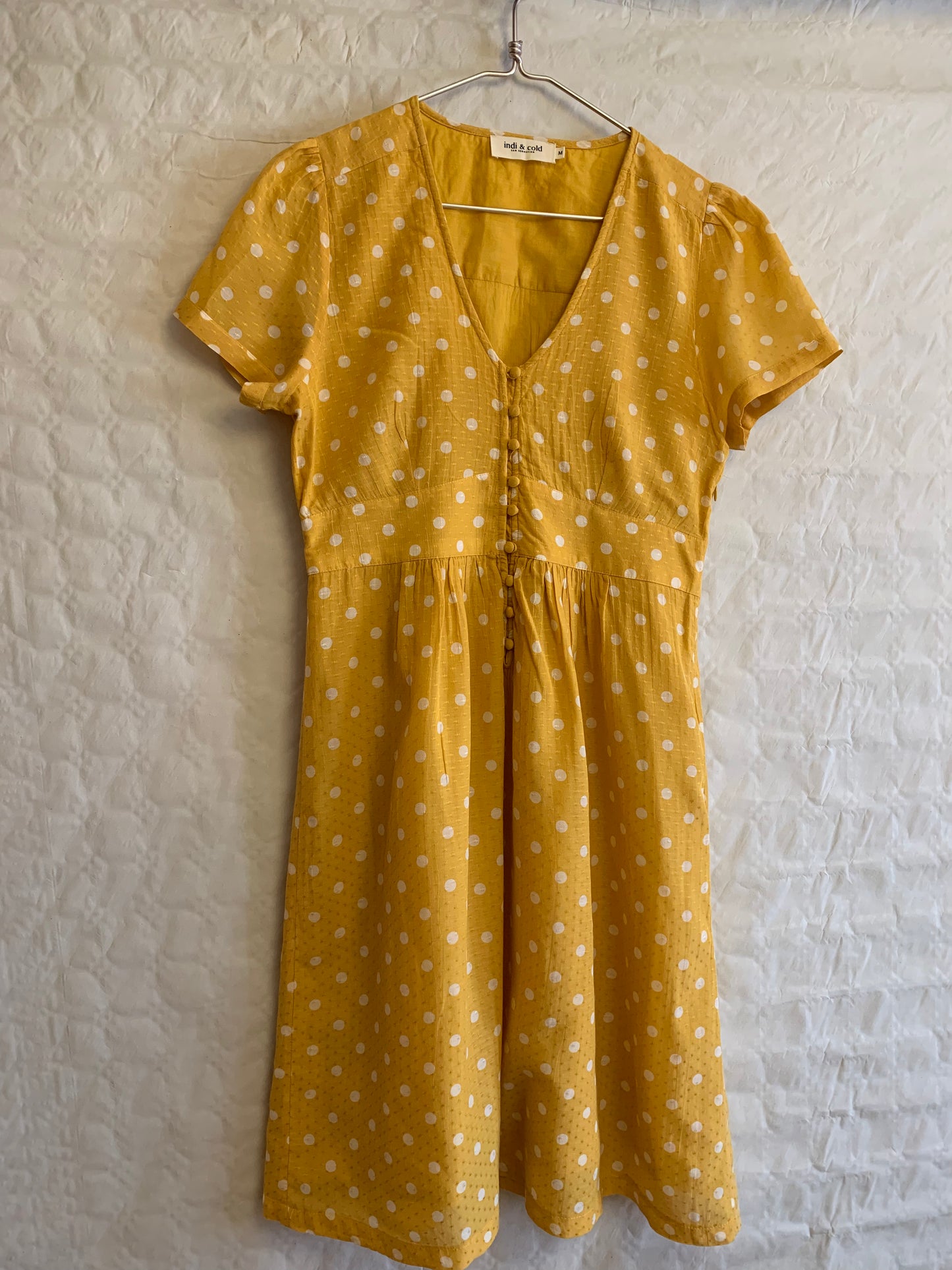 Vestido verano amarillo con topos blancos