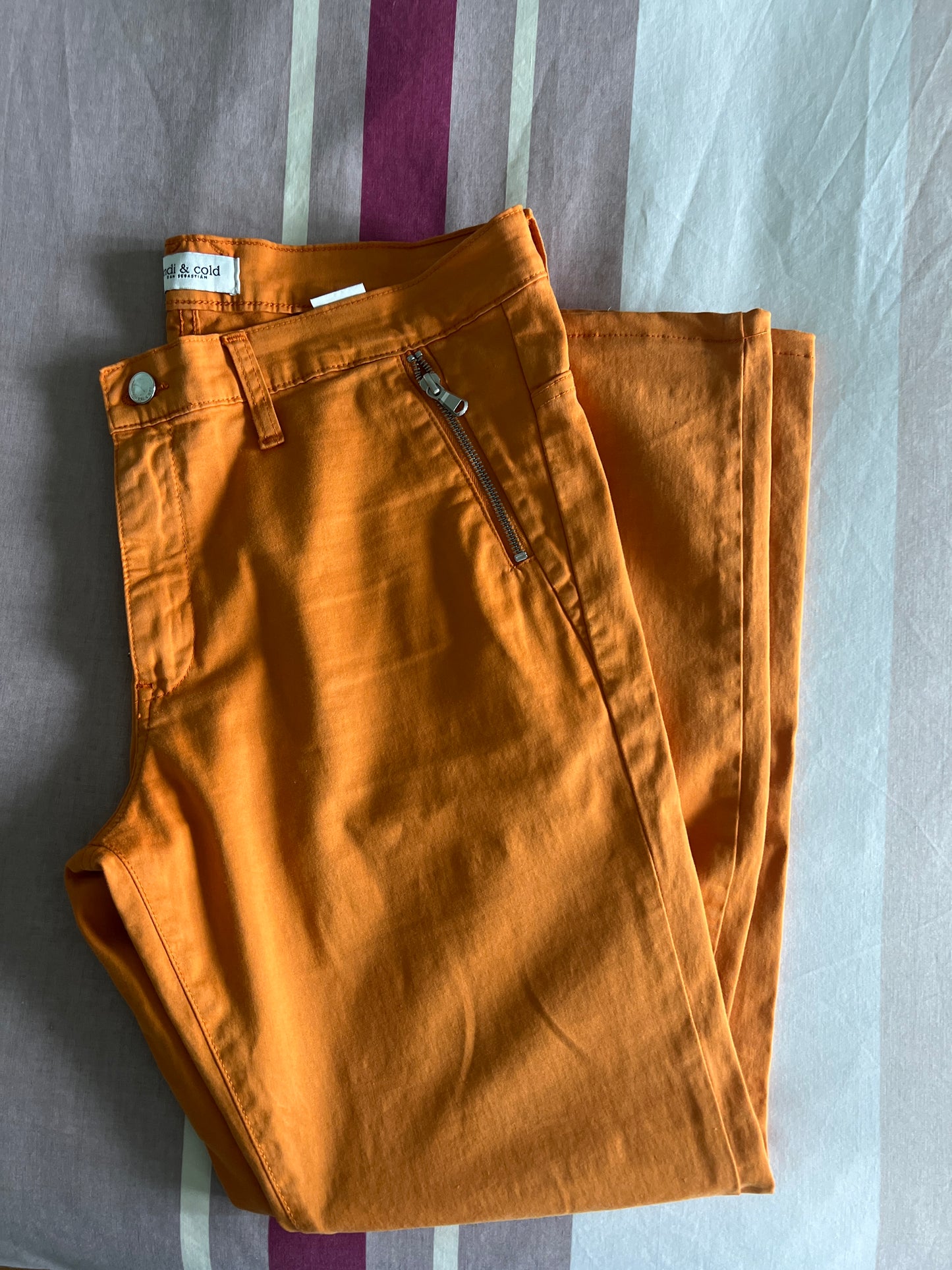 Pantalons orange avec fermeture éclair