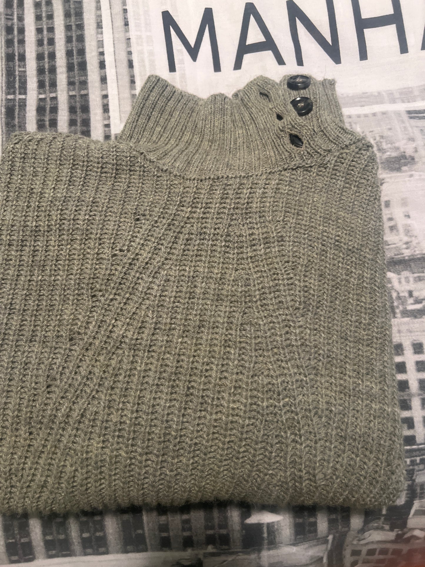 PULL COL PERKINS À BOUTONS