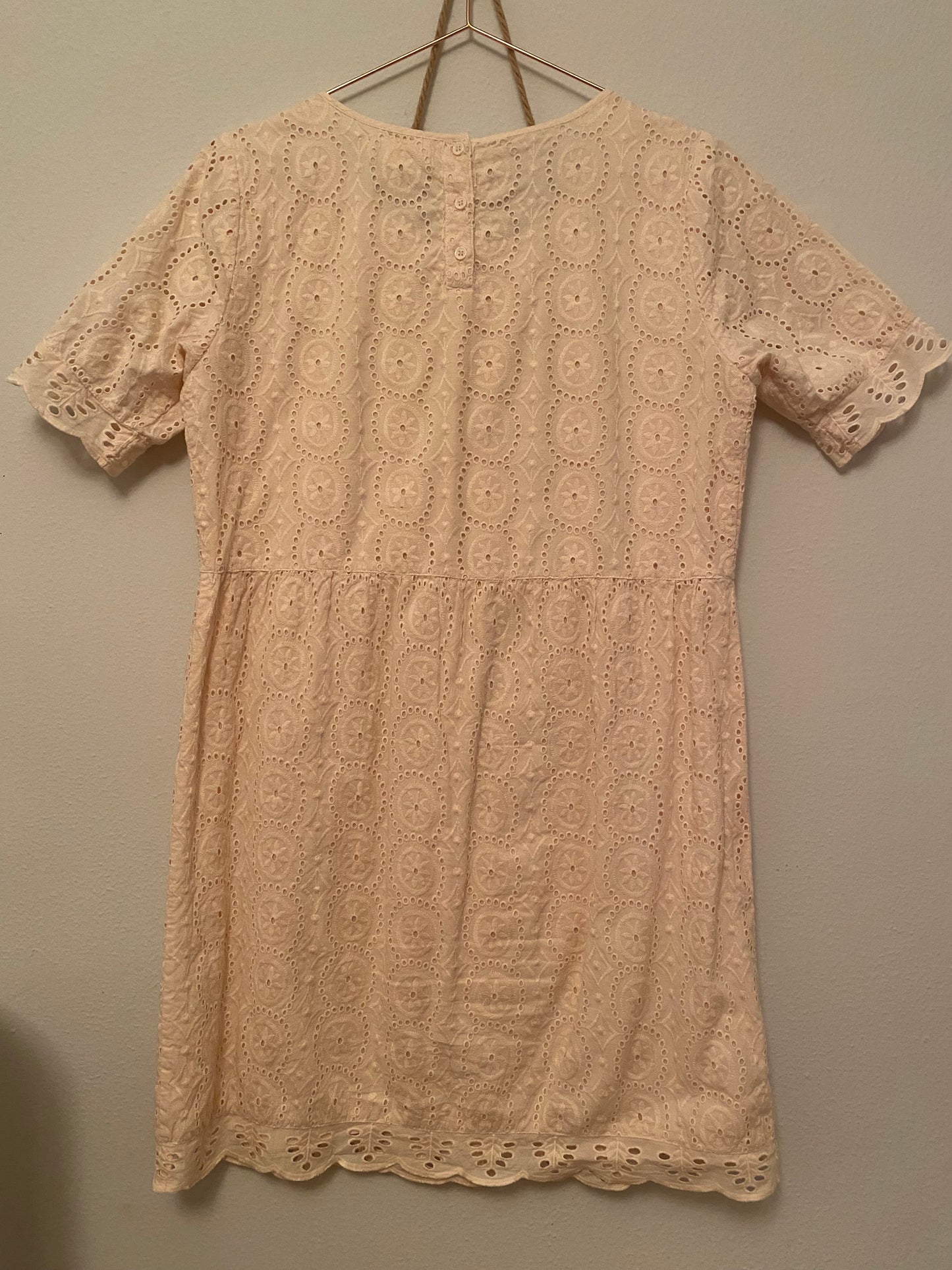 VESTIDO ROMANTICO BORDADO SUIZO ROSA PALO