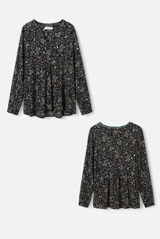 Black T-shirt with designs