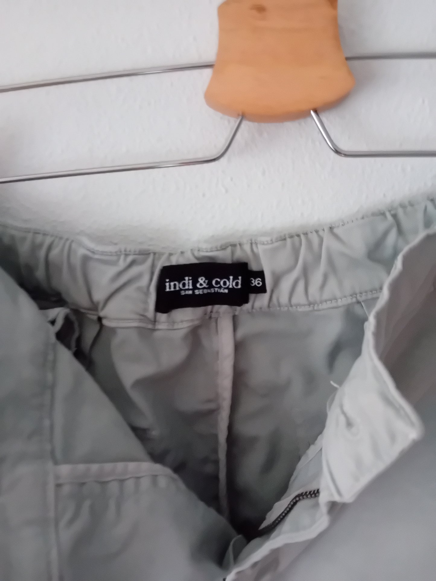 Pantalon gris azulado