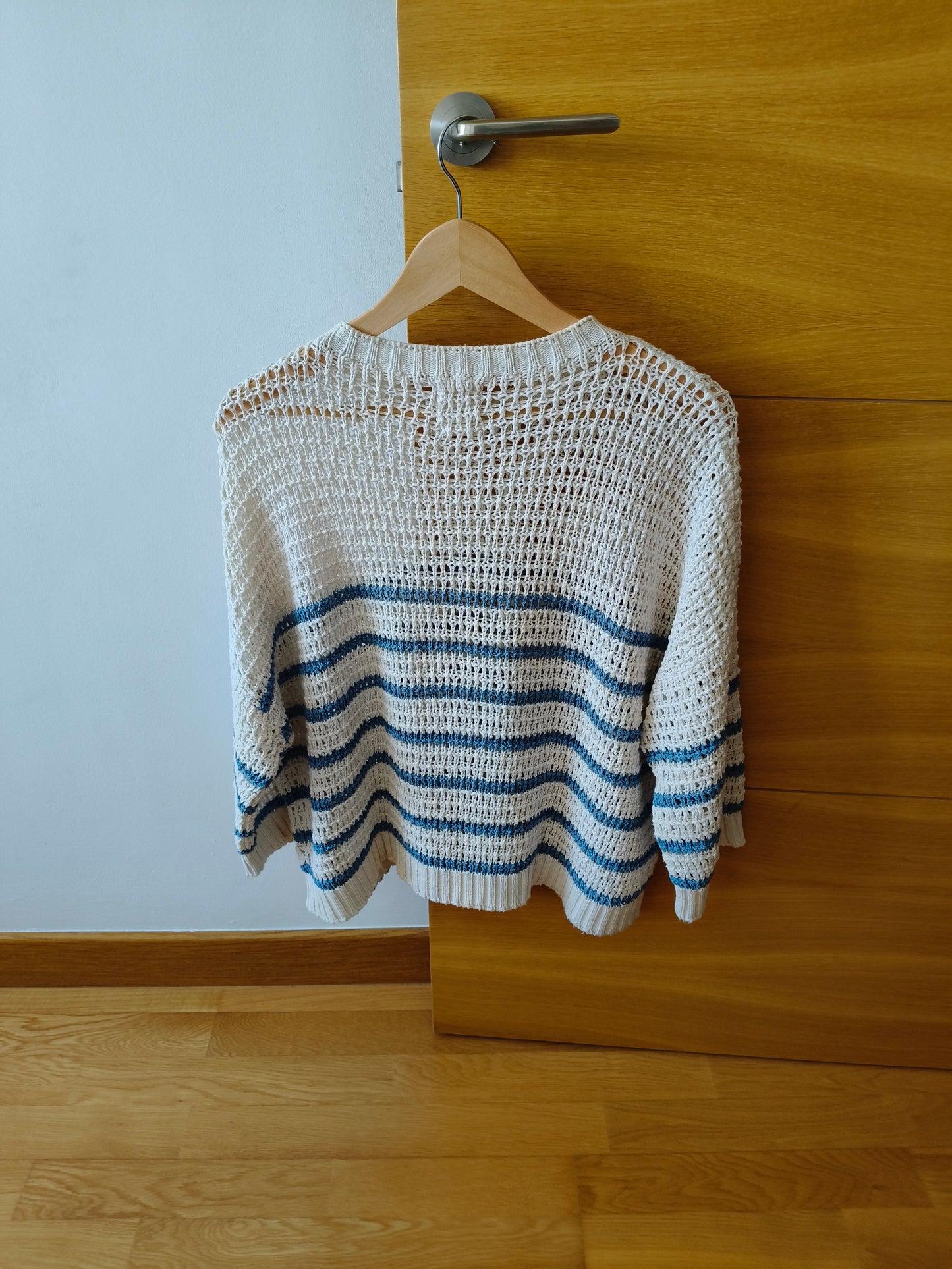 Pull ajouré à rayures