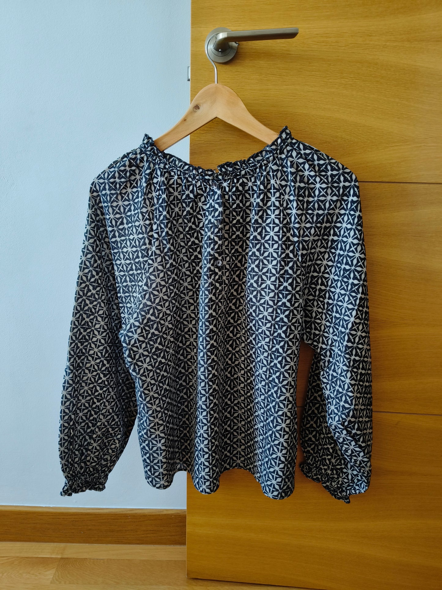 White and black cotton shirt