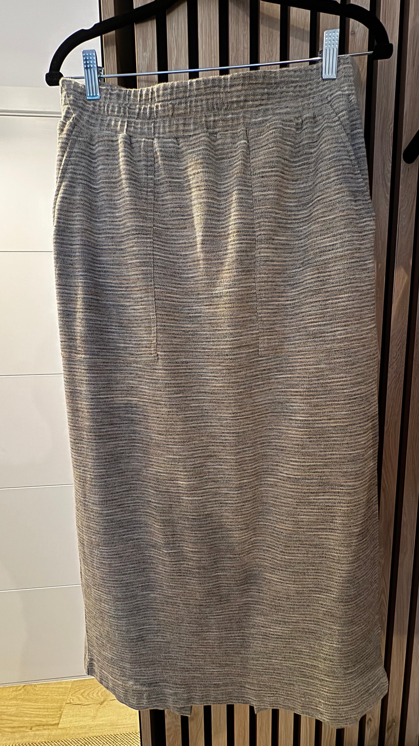 Skirt and sweatshirt set