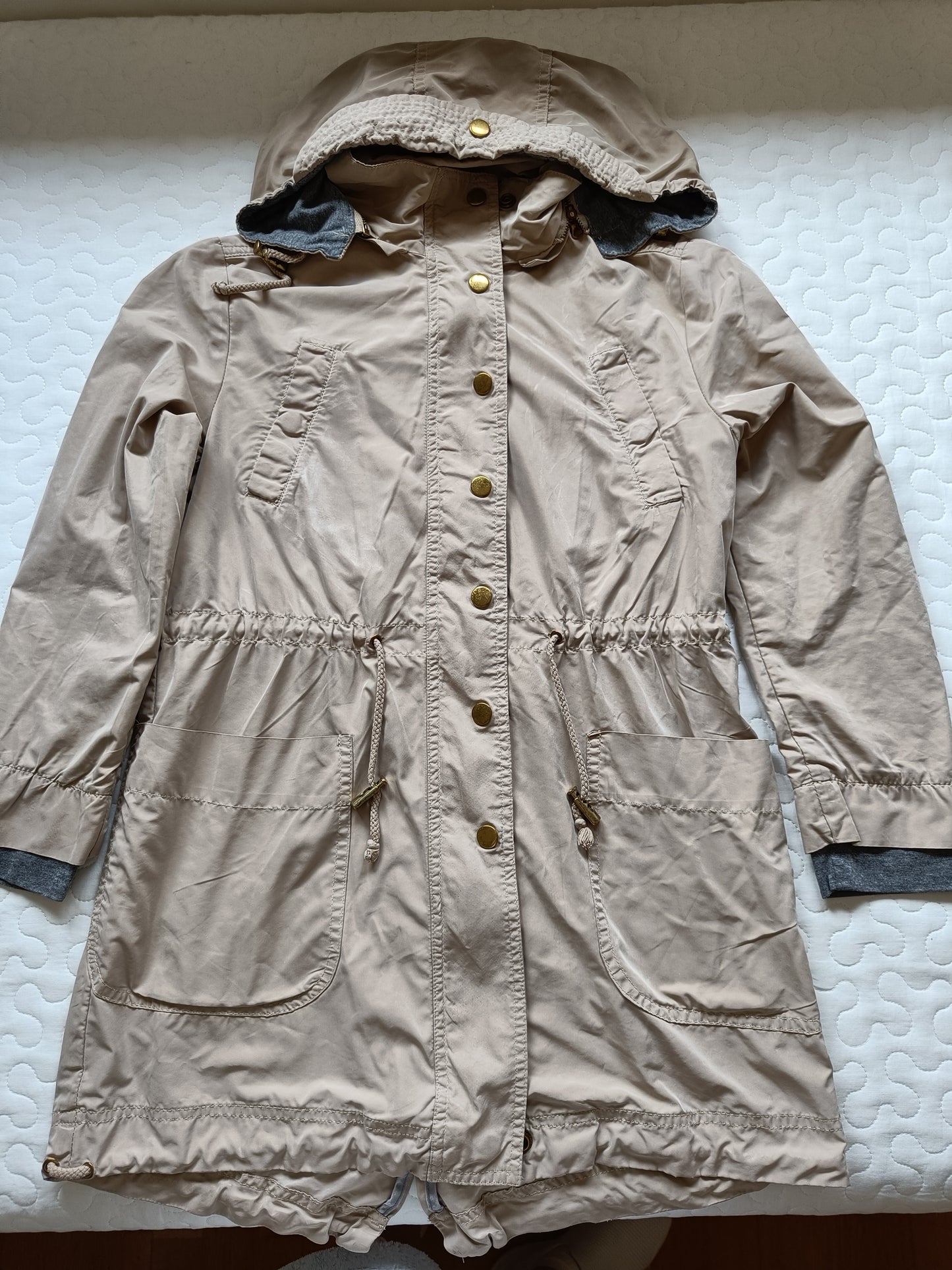 Mid-season trench coat