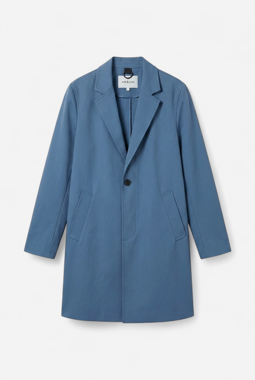 Three-quarter Klein blue trench coat