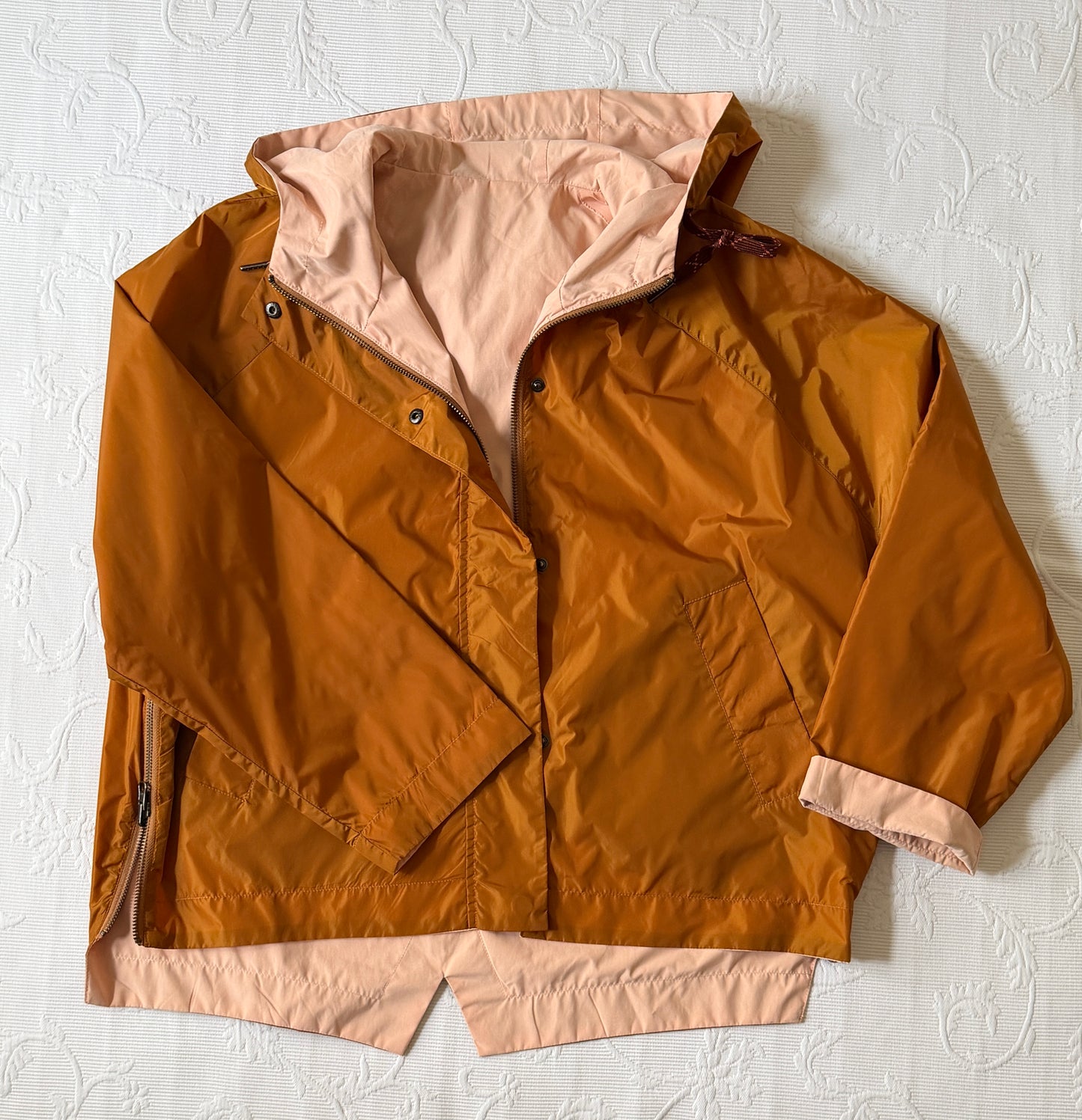 Imperméable réversible couleur rouille et rose