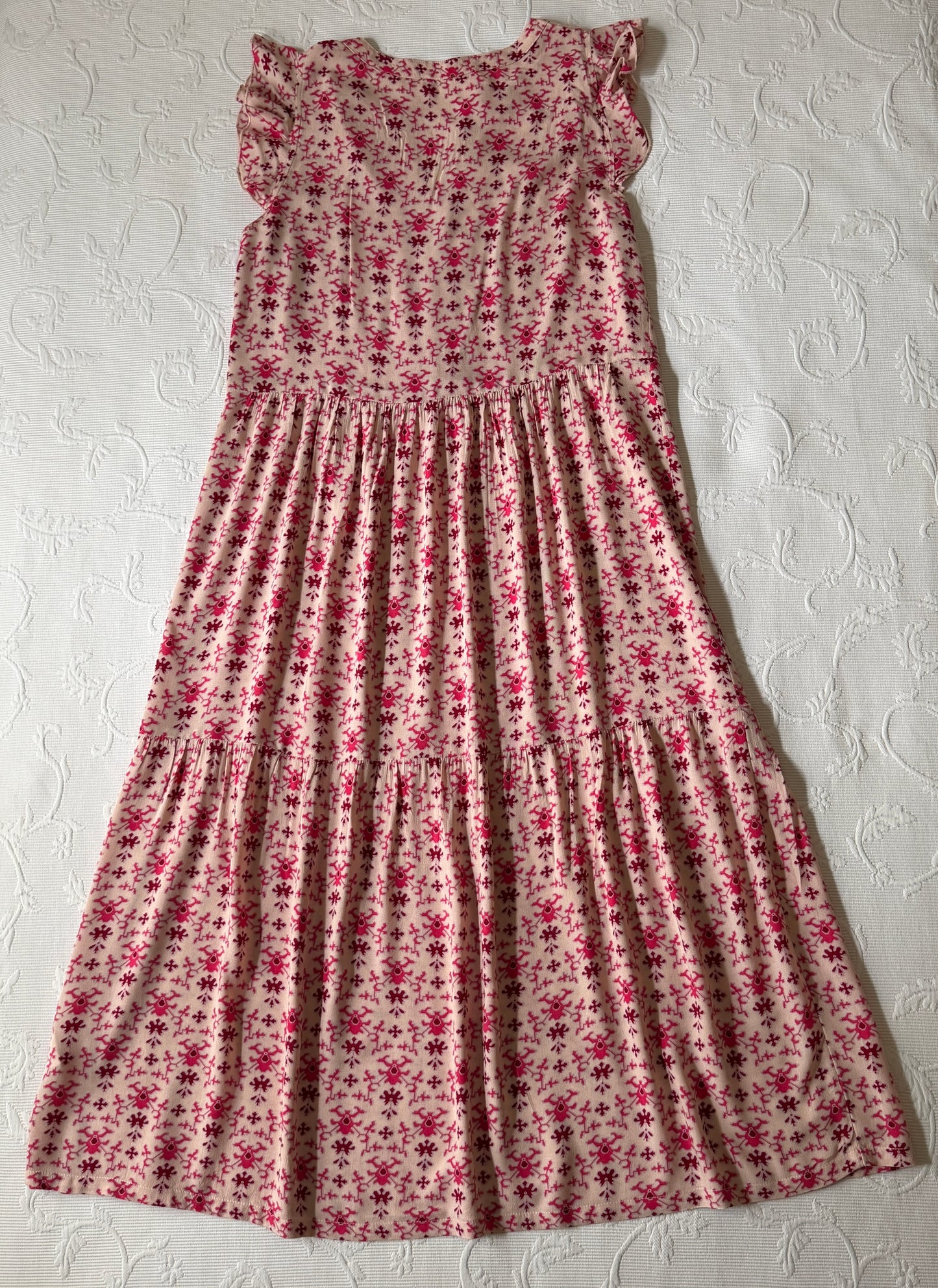 Long dress with fuchsia and pink patterns