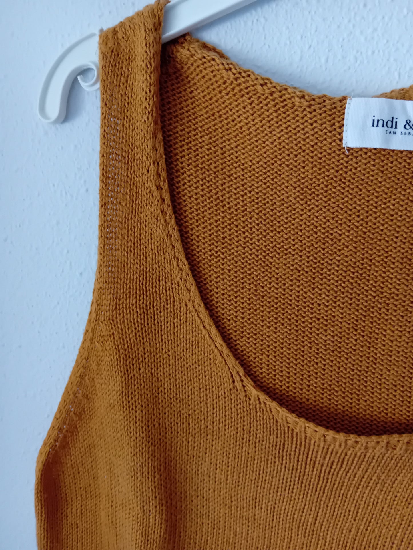 Brown knit T-shirt