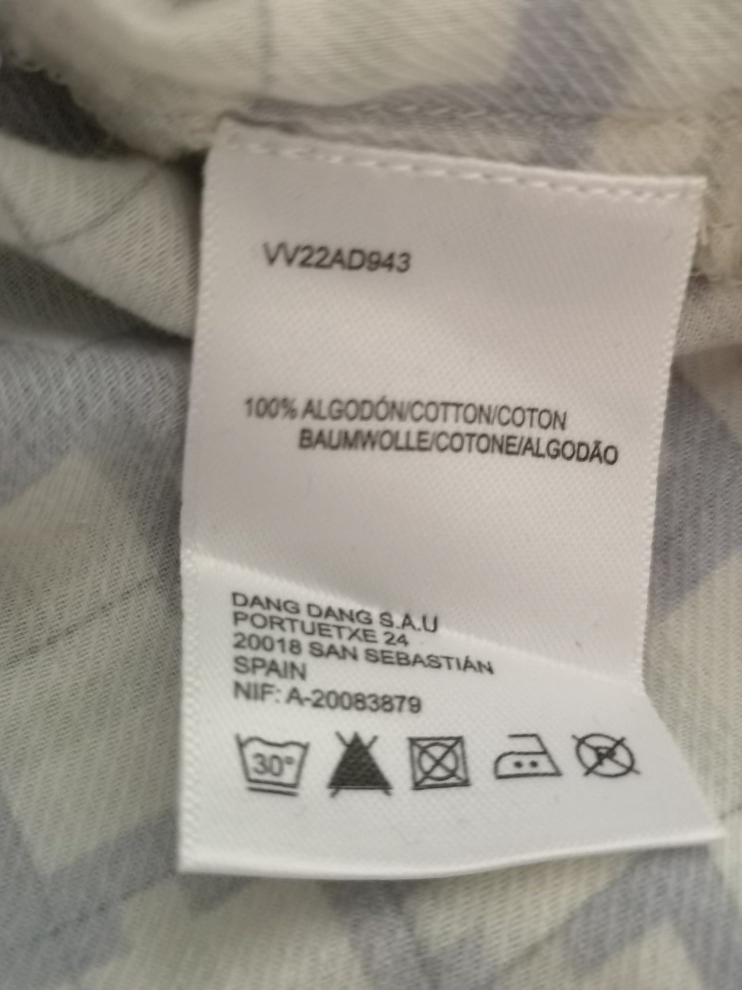 Blouse à imprimé géométrique.