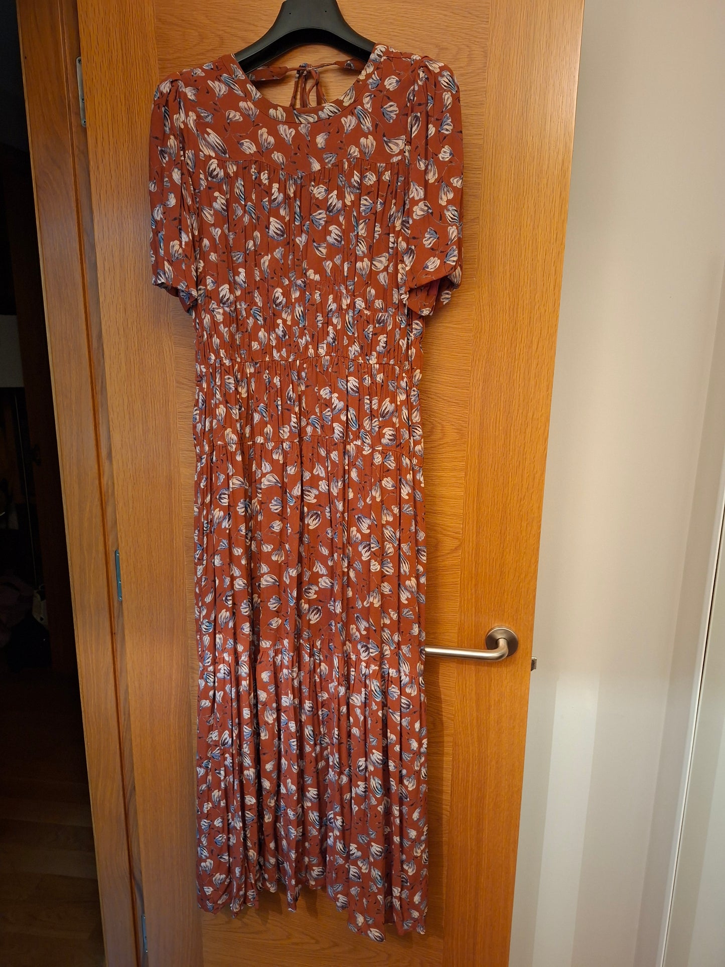 Printed midi dress with open back