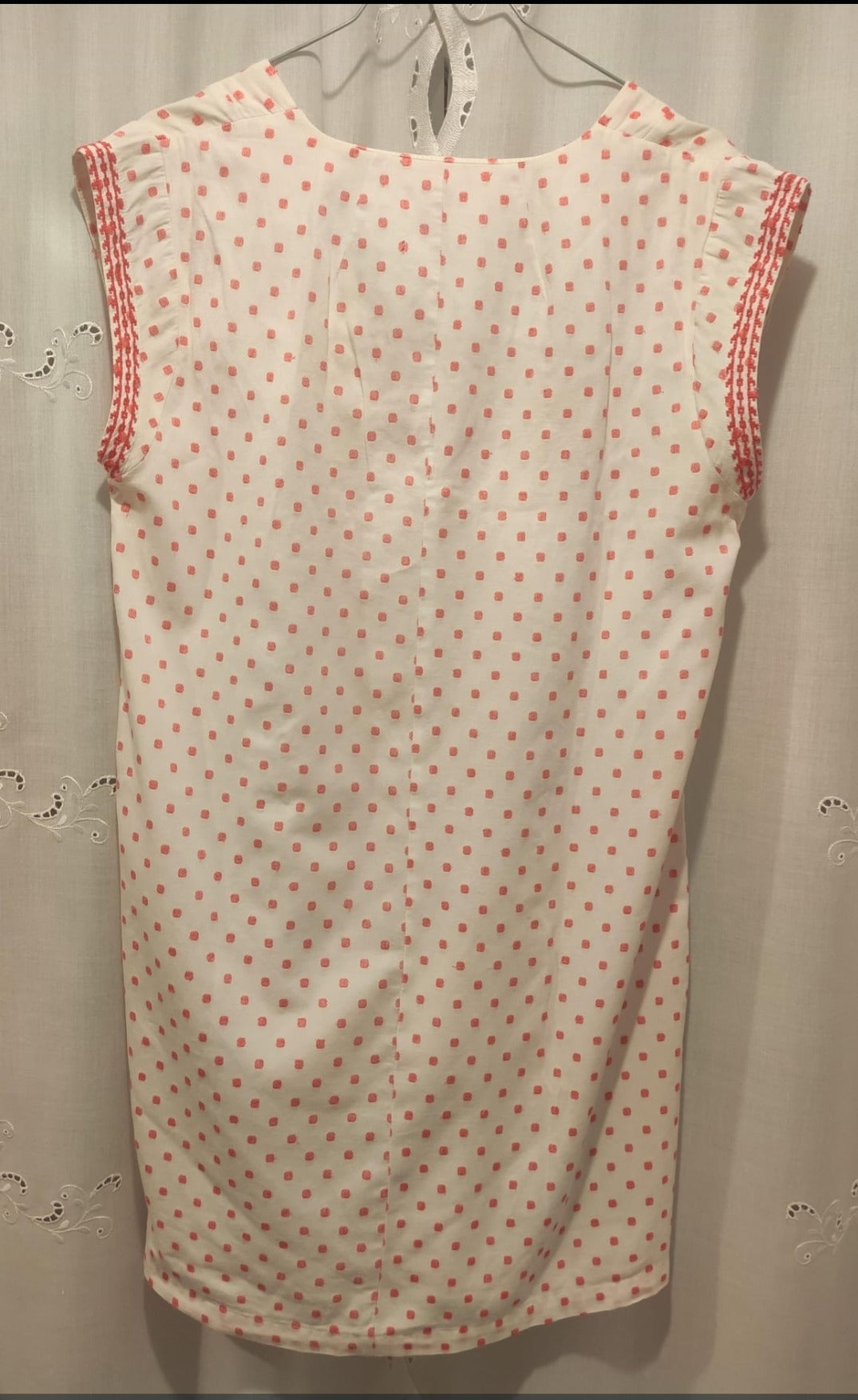 Vestido blanco con detalles bordados