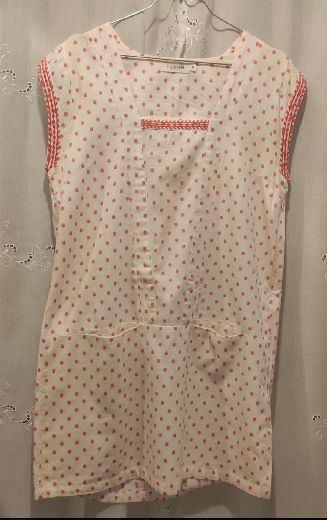 Vestido blanco con detalles bordados