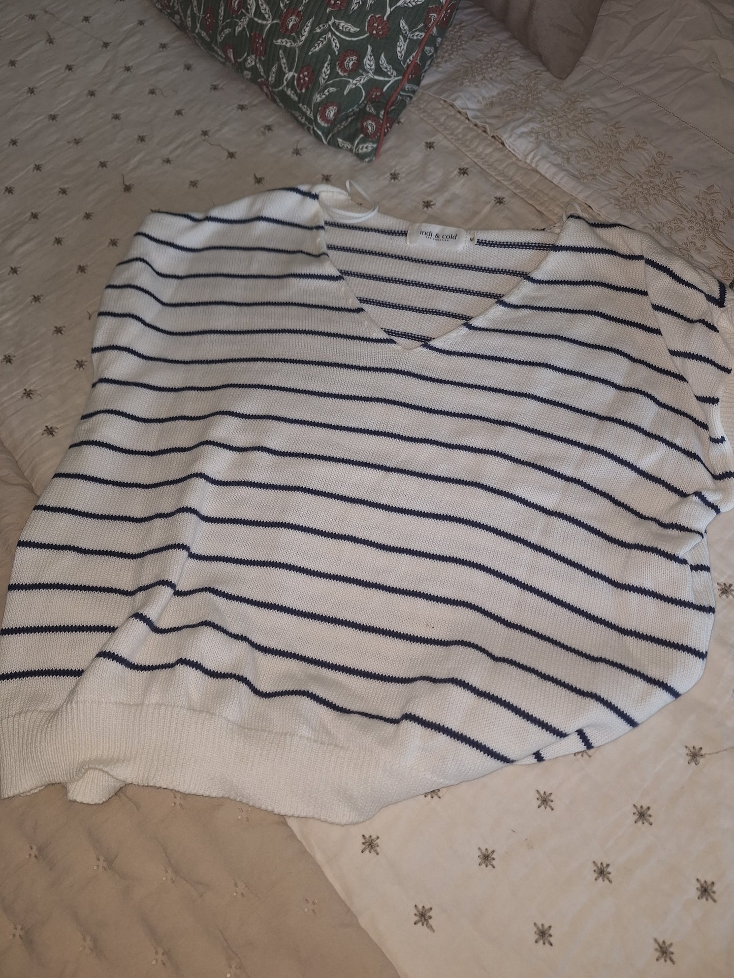 Short-sleeve sweater