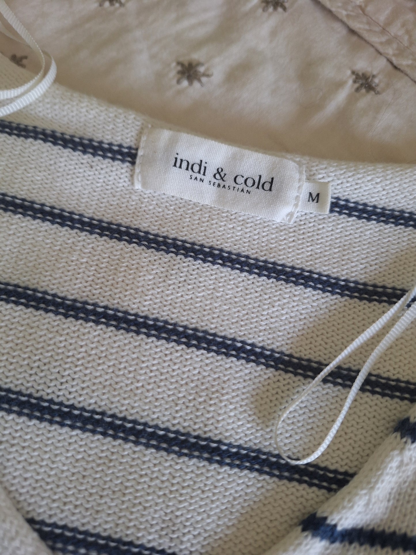 Short-sleeve sweater