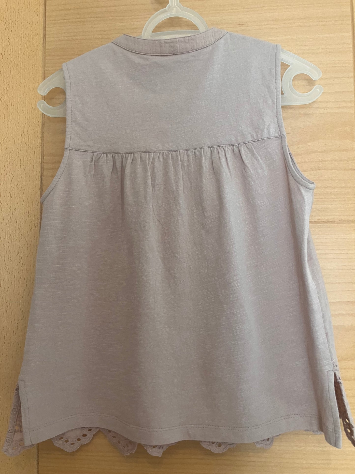 Chemise/t-shirt romantique sans manches brodé